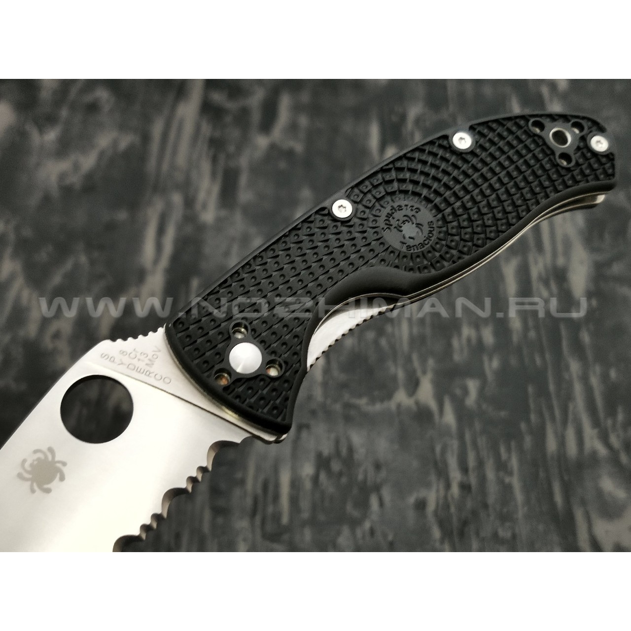 Нож Spyderco Tenacious Serrated C122SBK, сталь 8Cr13MoV satin, рукоять FRN black
