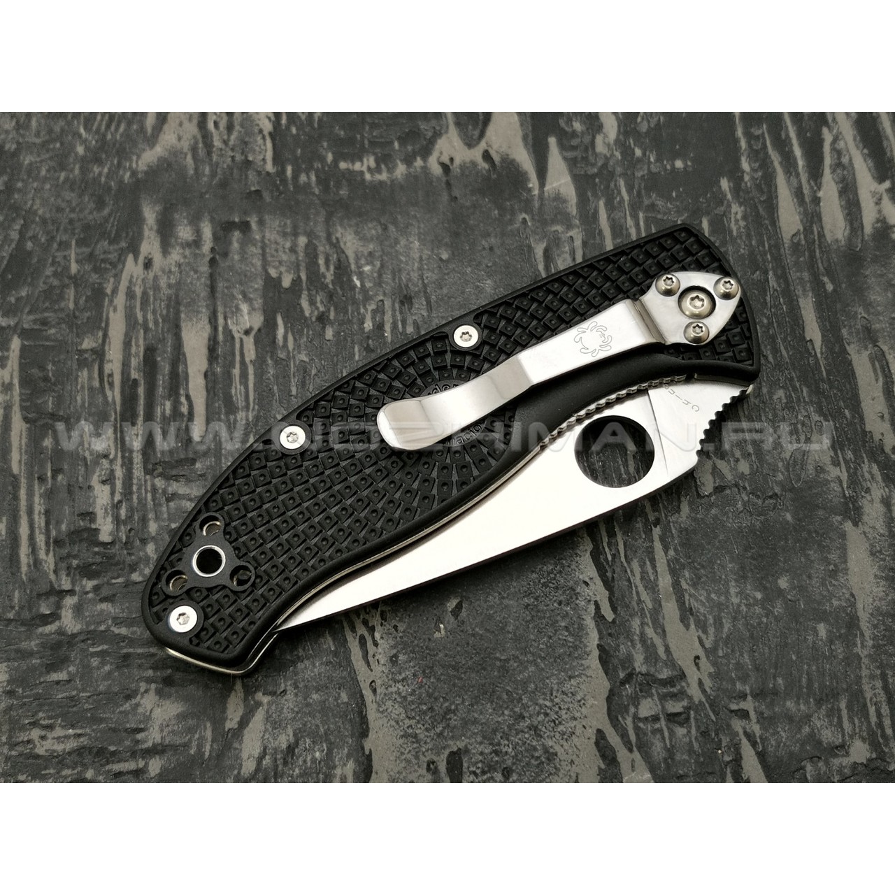 Нож Spyderco Tenacious Serrated C122SBK, сталь 8Cr13MoV satin, рукоять FRN black