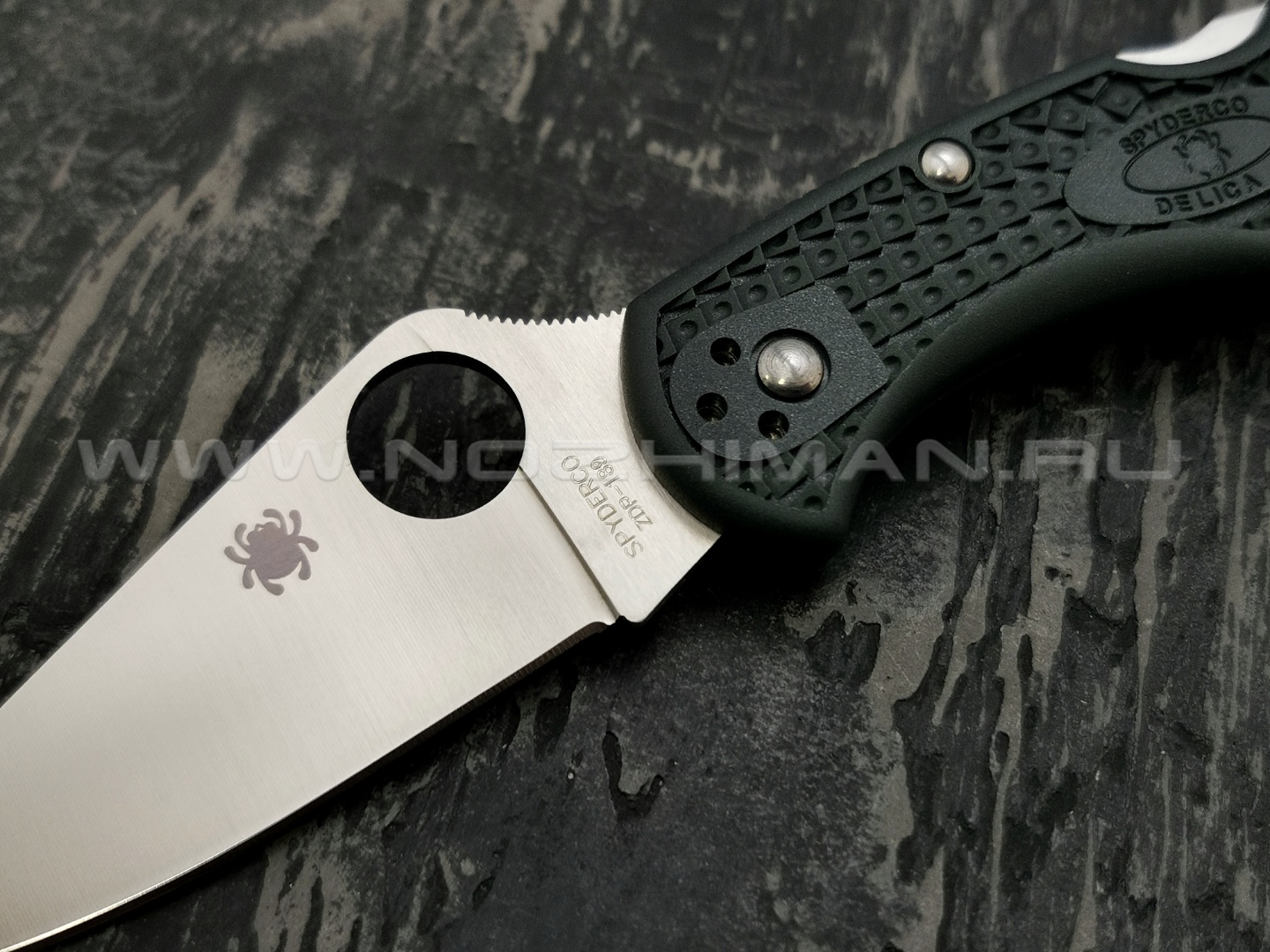 Нож Spyderco Delica 4 C11PGRE, сталь ZDP-189, рукоять FRN Lightweight British Racing Green