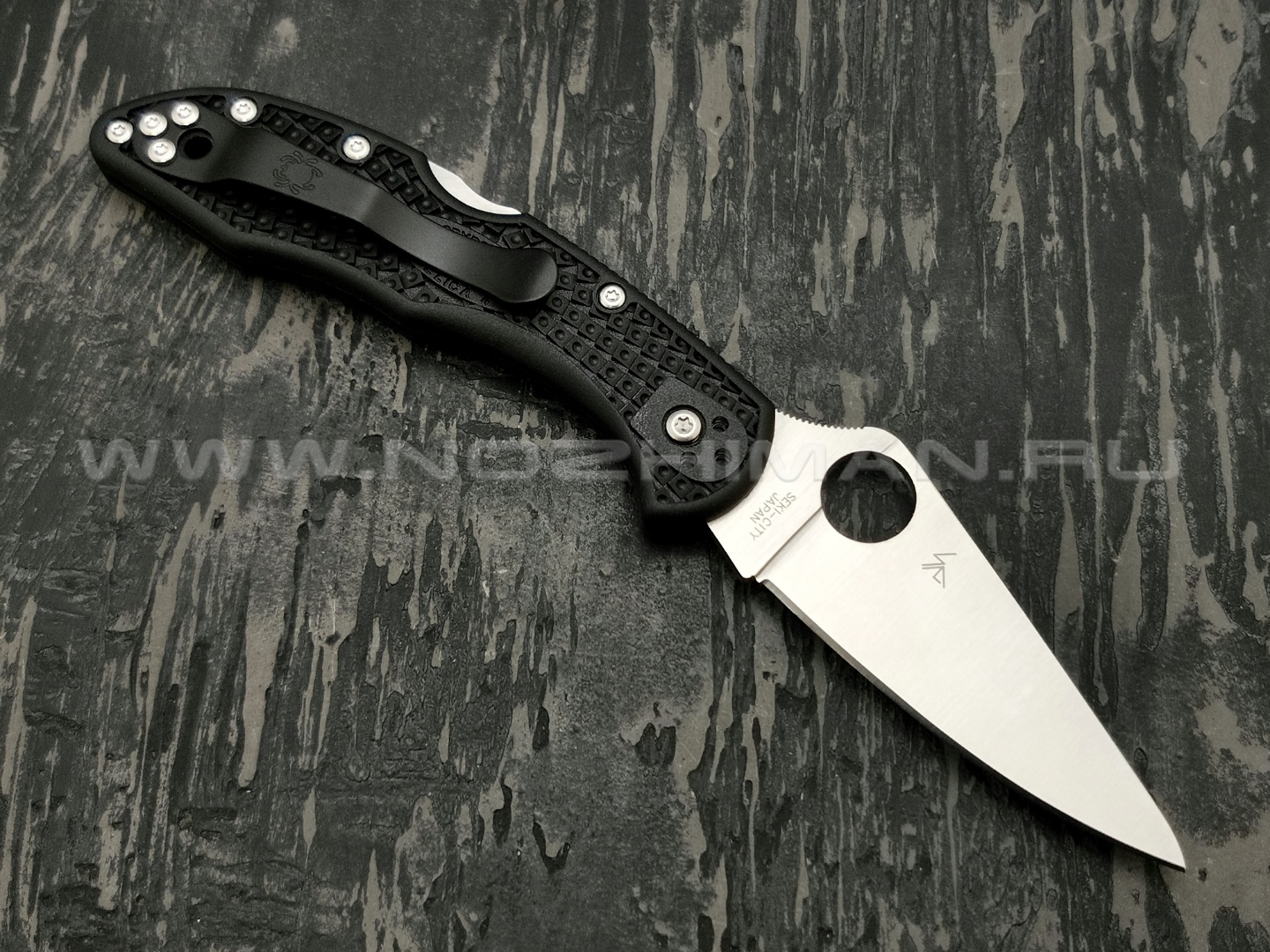 Нож Spyderco Delica 4 plain C11FPBK, сталь VG-10 satin, рукоять FRN black