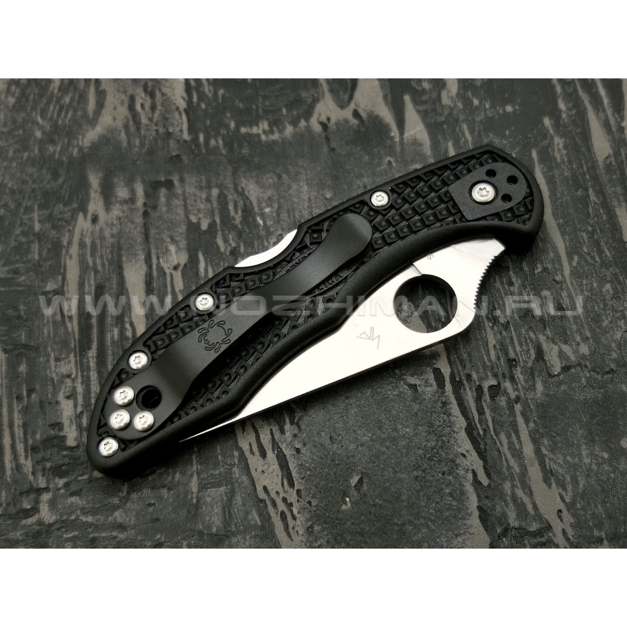Нож Spyderco Delica 4 plain C11FPBK, сталь VG-10 satin, рукоять FRN black