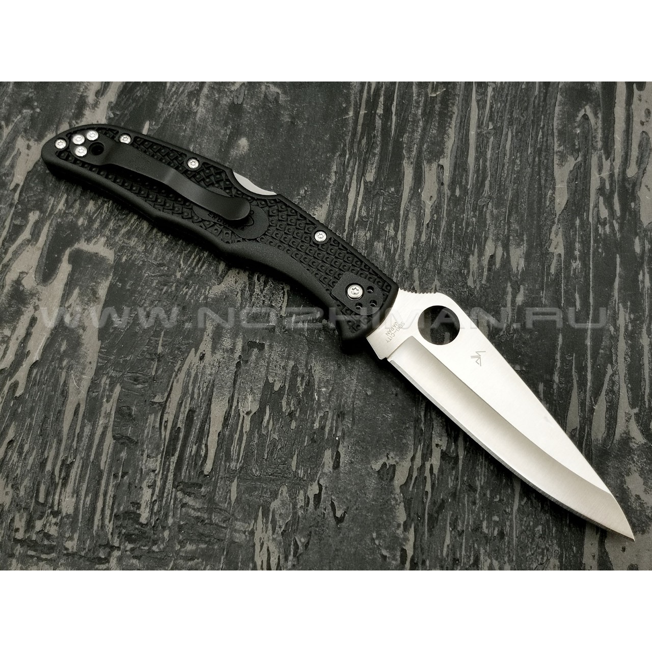 Нож Spyderco Endura 4 Plain Edge C10PBK, сталь VG-10 satin, рукоять FRN Black