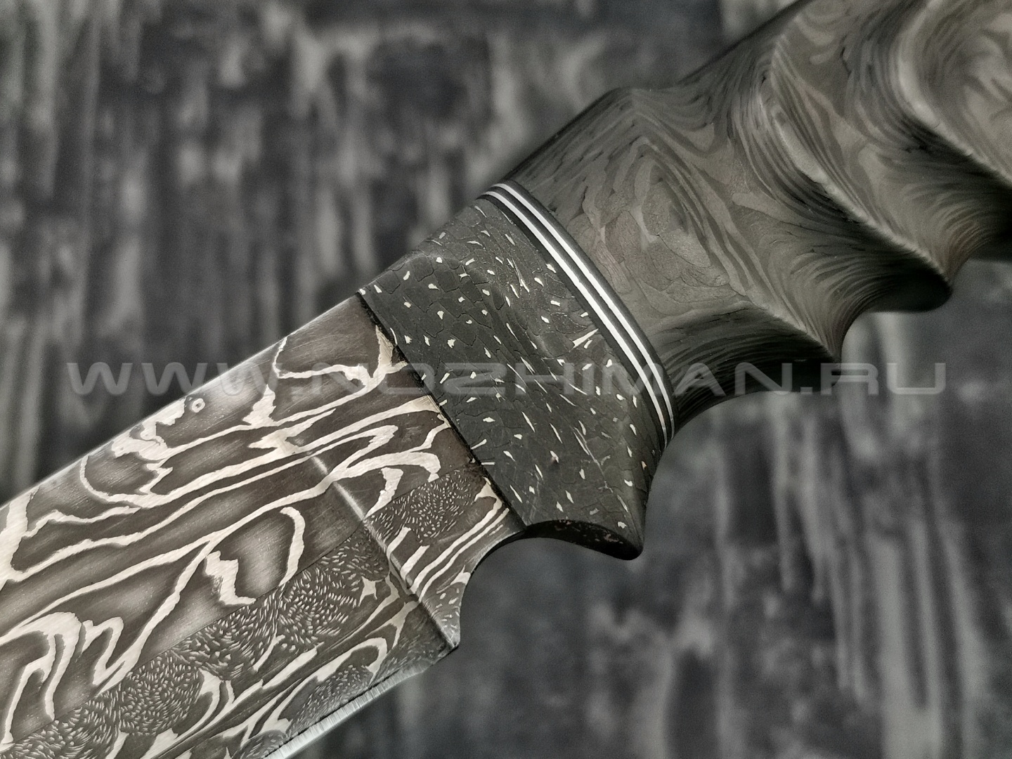 Нож Клык 011Д413 дамасская сталь, рукоять хаотичный карбон, дамаск (Федотов А.В.)