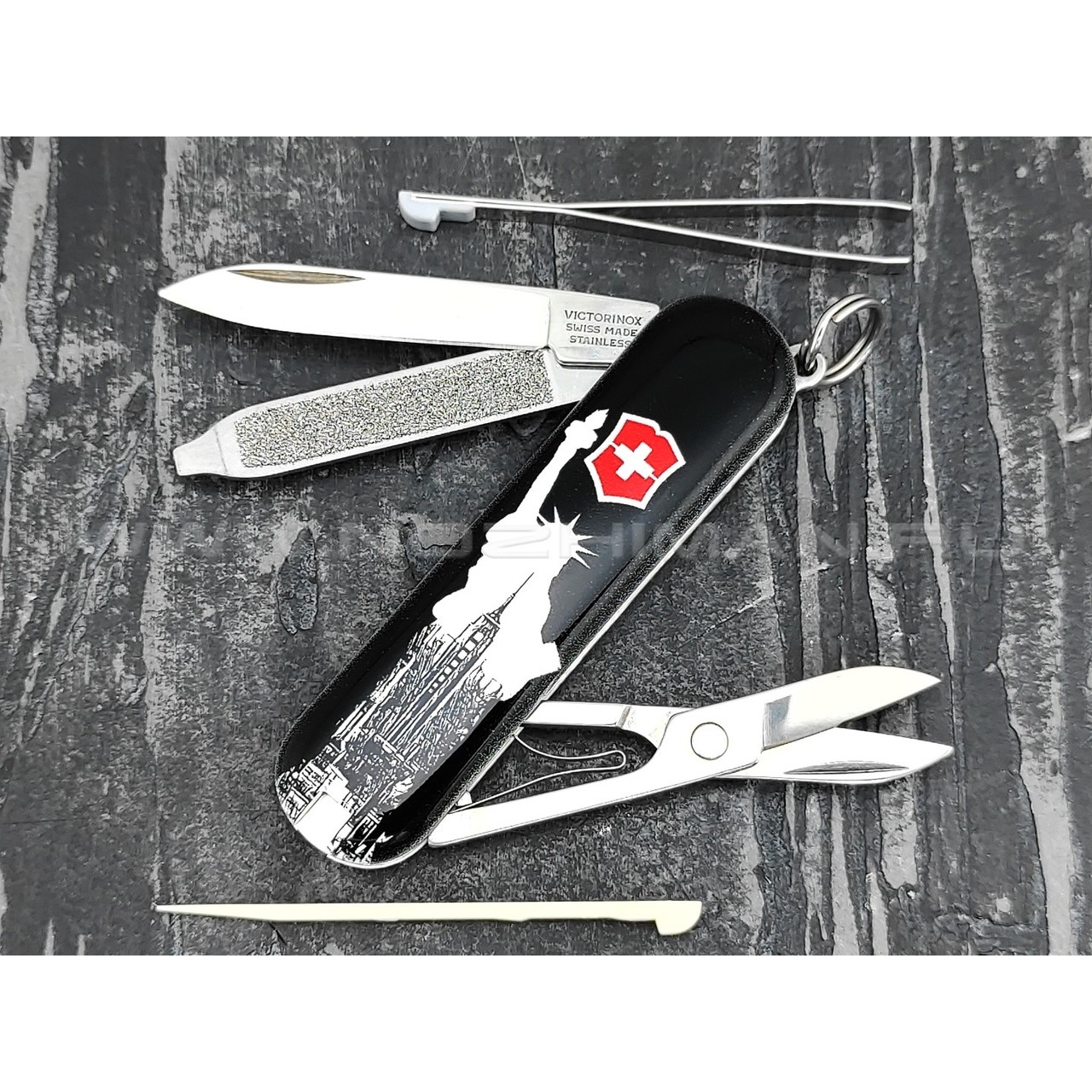 Швейцарский нож Victorinox 0.6223.L1803 New York (7 функций)