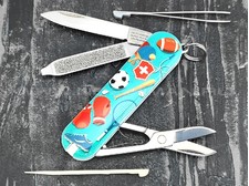 Швейцарский нож Victorinox 0.6223.L2010 Sports World (7 функций)