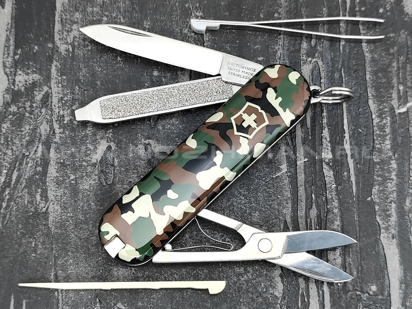Швейцарский нож Victorinox 0.6223.94 Classic 3D Camouflage (7 функций)