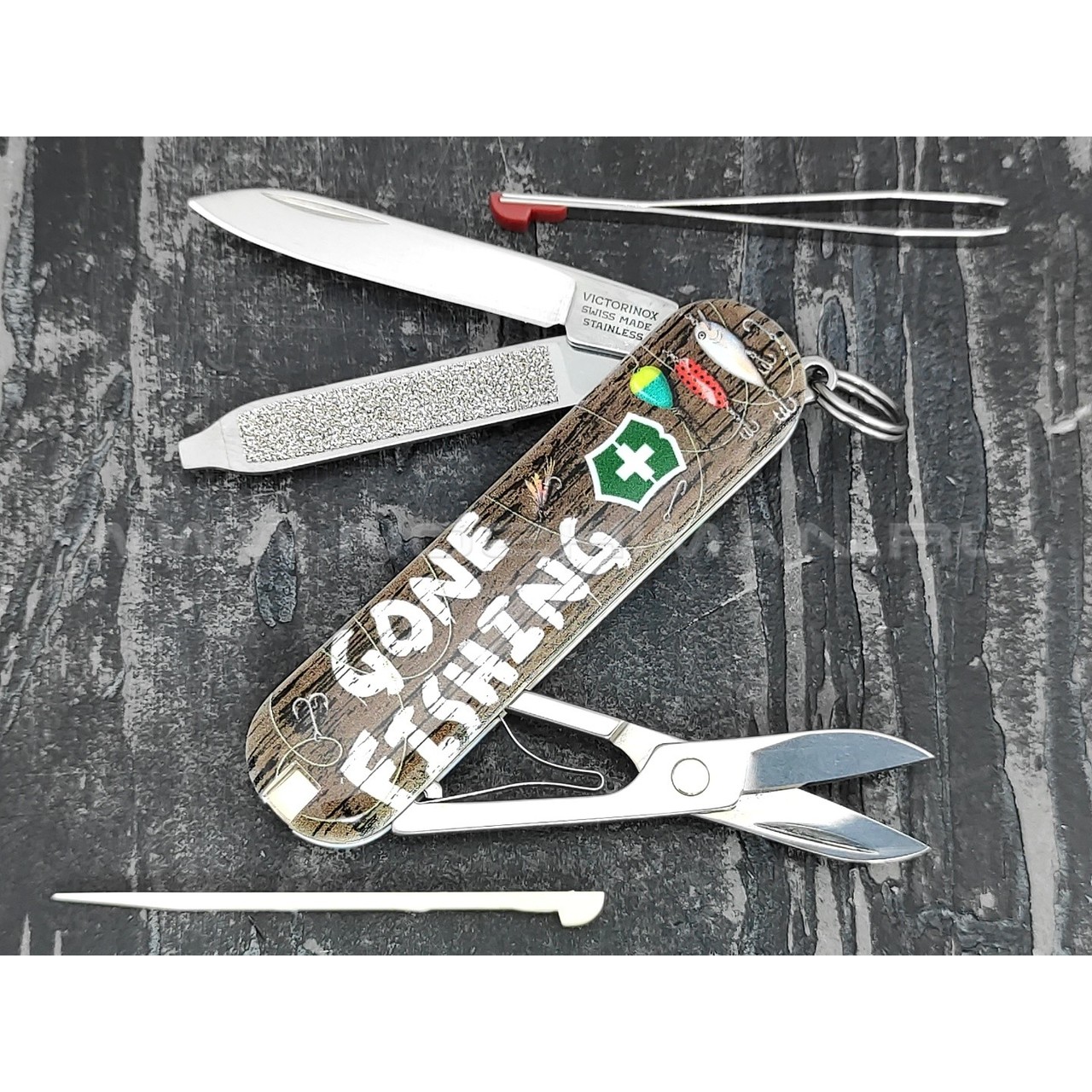 Швейцарский нож Victorinox 0.6223.L2005 Gone Fishing (7 функций)