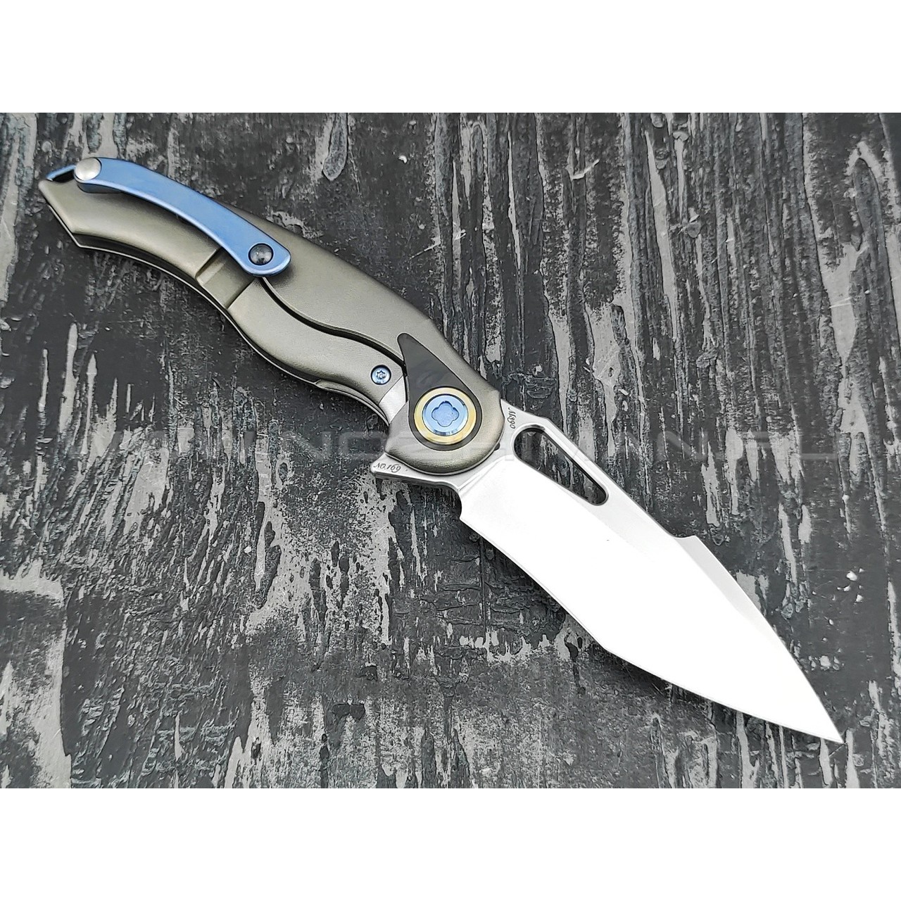Нож Rike Knife Unicorn-BCF RK12165-1 сталь M390, рукоять титан и carbon