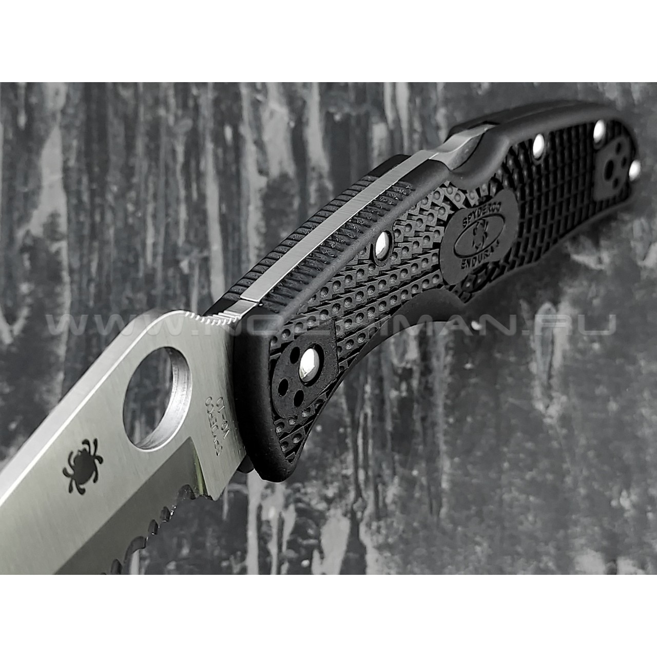 Нож Spyderco Endura 4 Serrated C10SBK, сталь VG-10, рукоять FRN