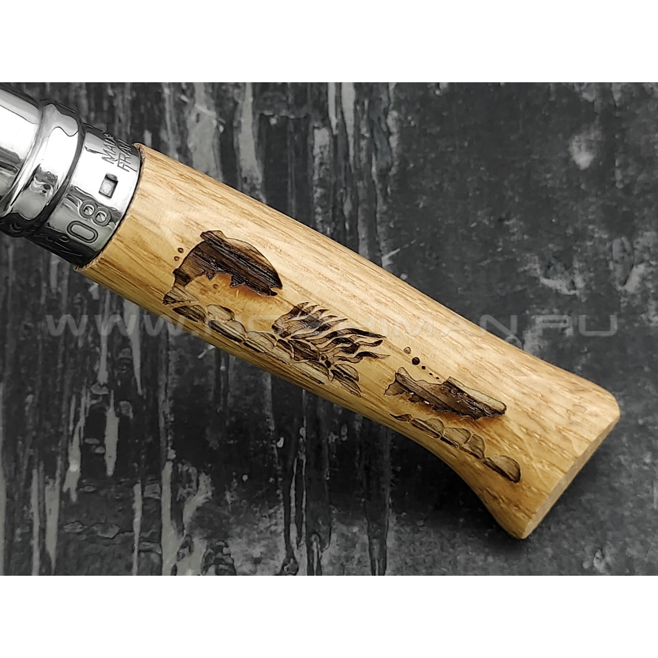 Нож Opinel Engraved №8 002334 Animalia Fish 2019 сталь Sandvik 12C27, рукоять дуб