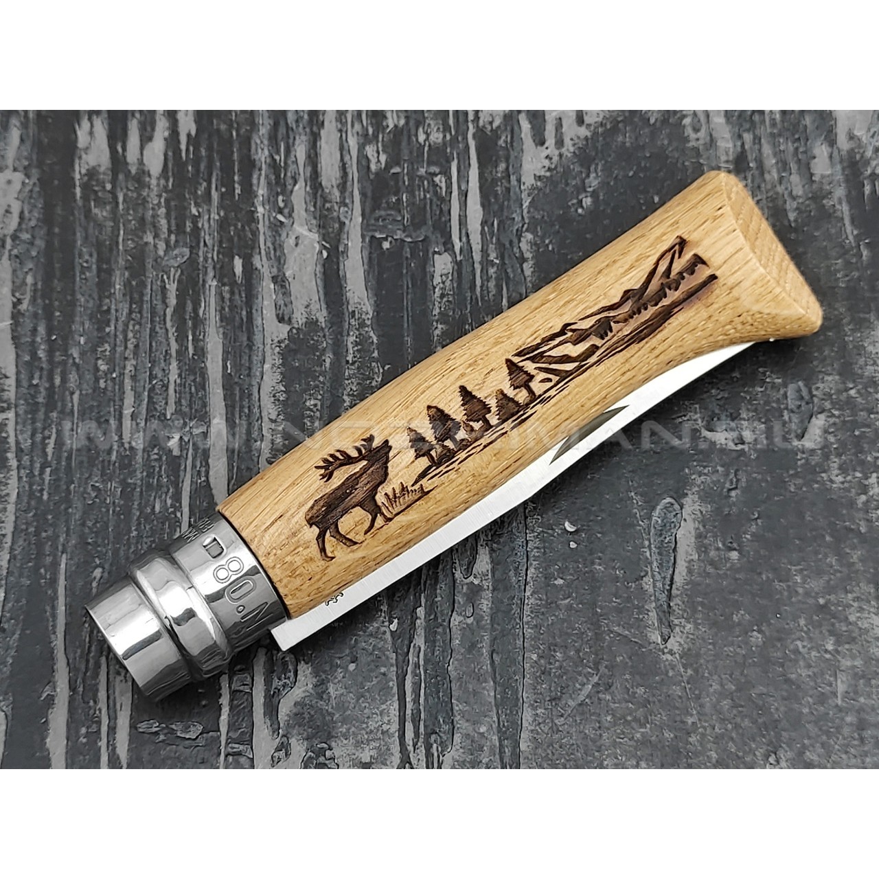 Нож Opinel Engraved №8 002332 Animalia Deer 2019 сталь Sandvik 12C27, рукоять дуб
