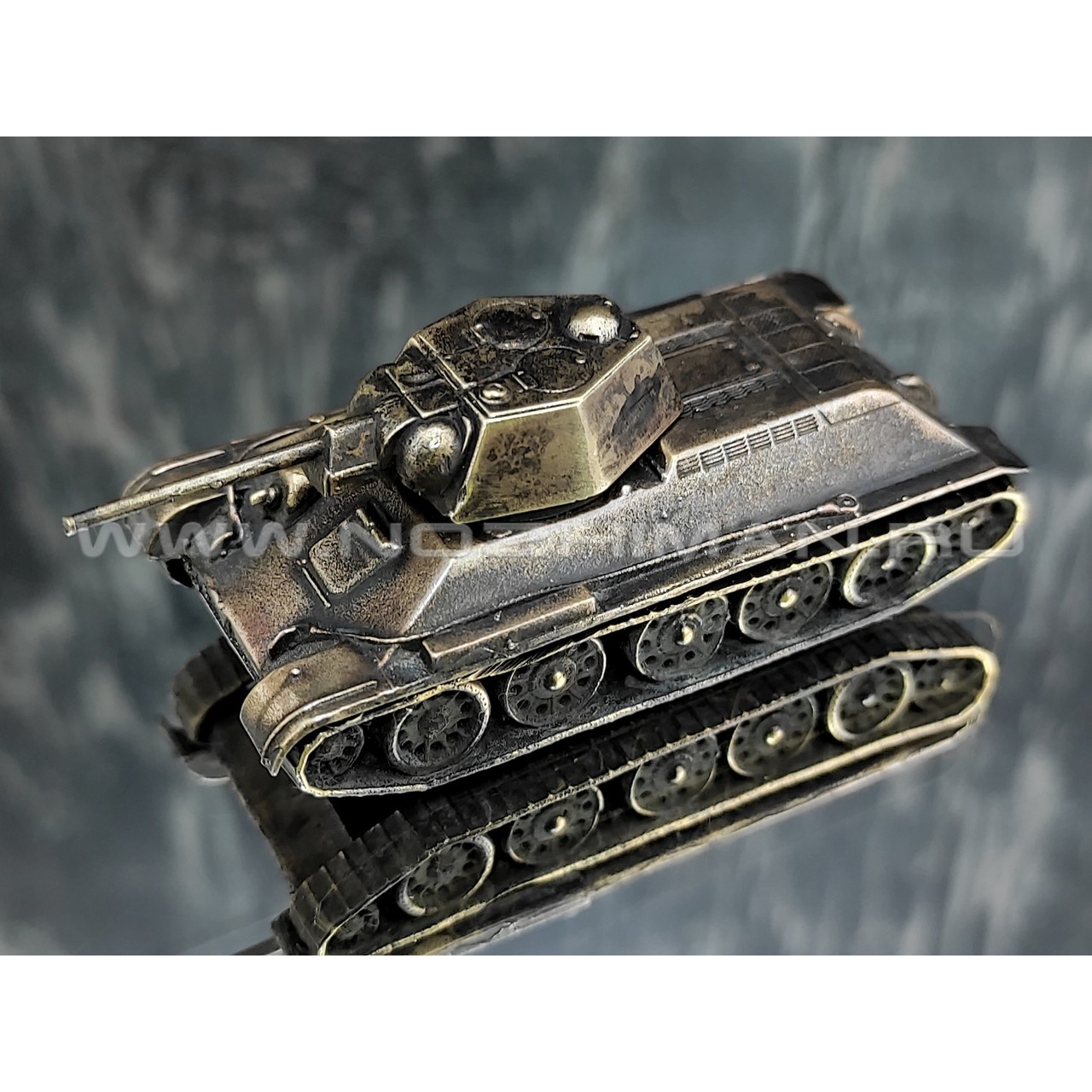 Танк Т-34-76, латунь, 60 мм, масштаб 1:100