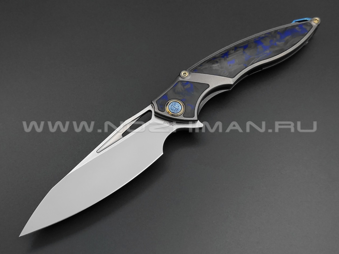 Rike Knife нож RK-1902-BCF сталь M390, рукоять Titanium/Carbon Blue