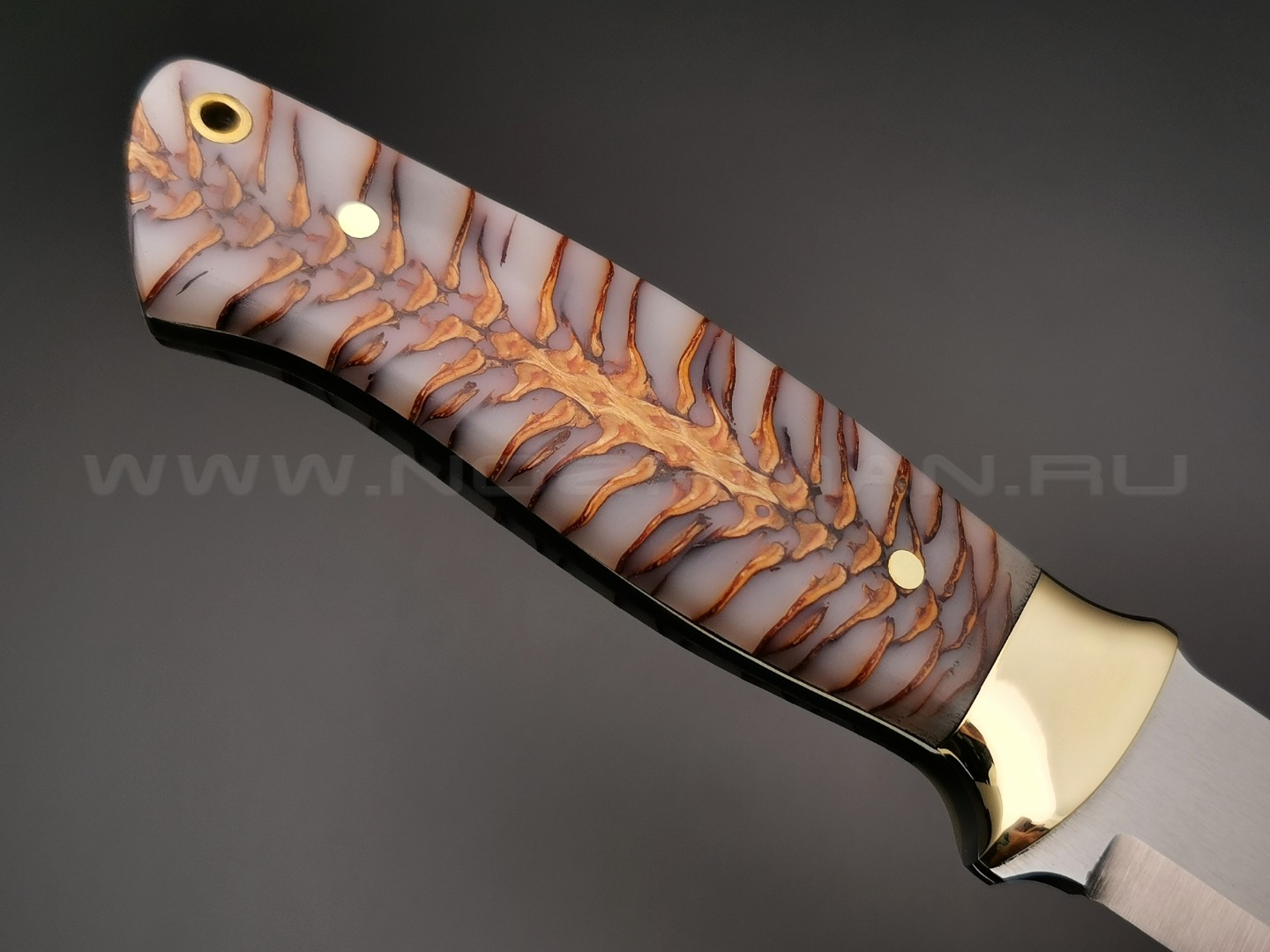 Нож "Боцман сканди" сталь M390, рукоять стабилизированная шишка, латунь (Тов. Завьялова)