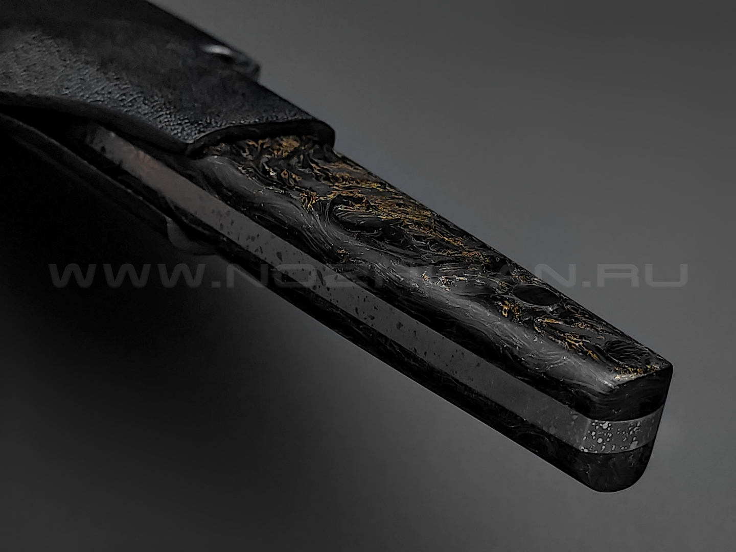 Neyris Knives нож Sintet сталь CPM S125V, рукоять Carbon fiber dark matter gold