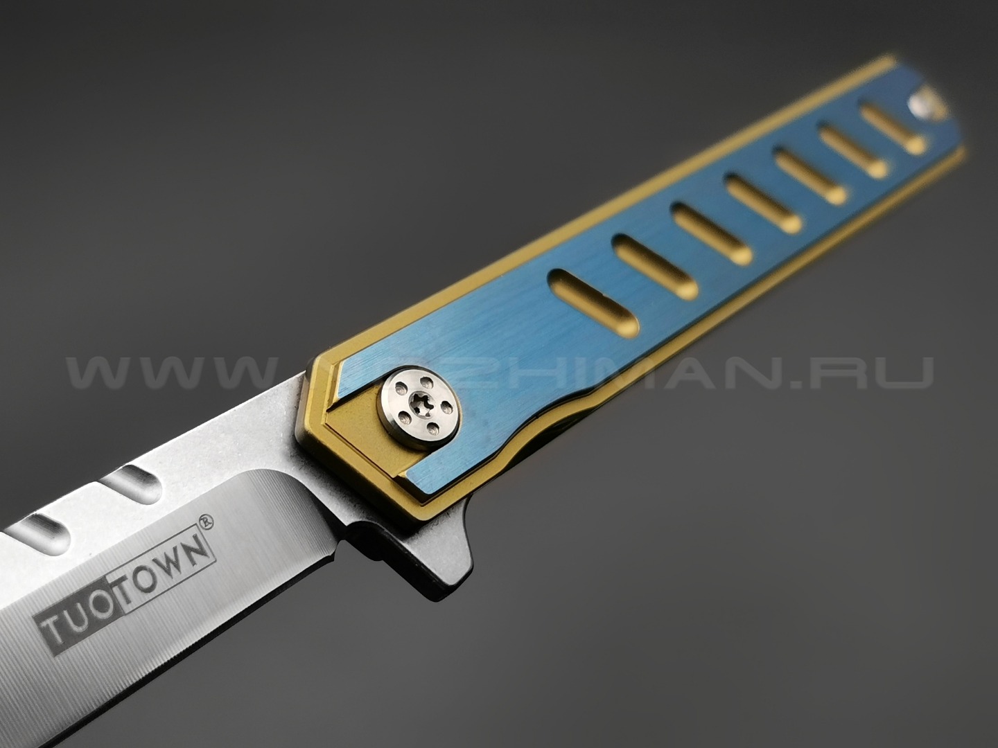 TuoTown нож 2DXW-BL blue сталь D2, рукоять Titanium