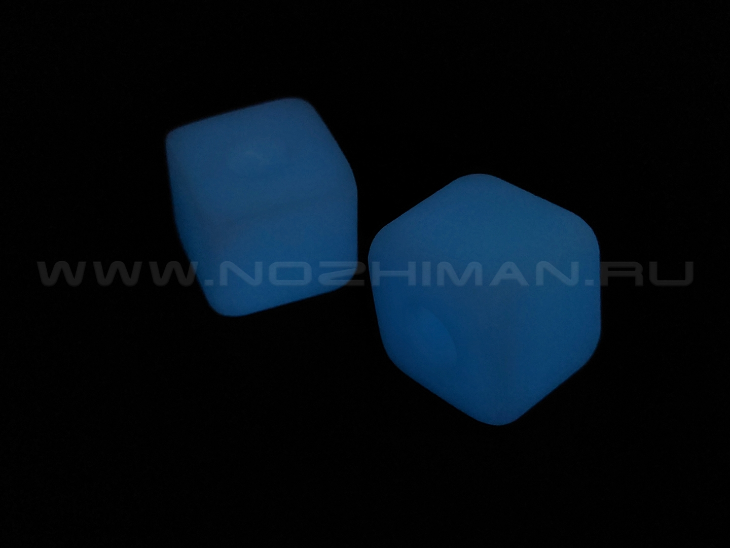 Glow Customs бусина Кубик из люминофора (синяя)