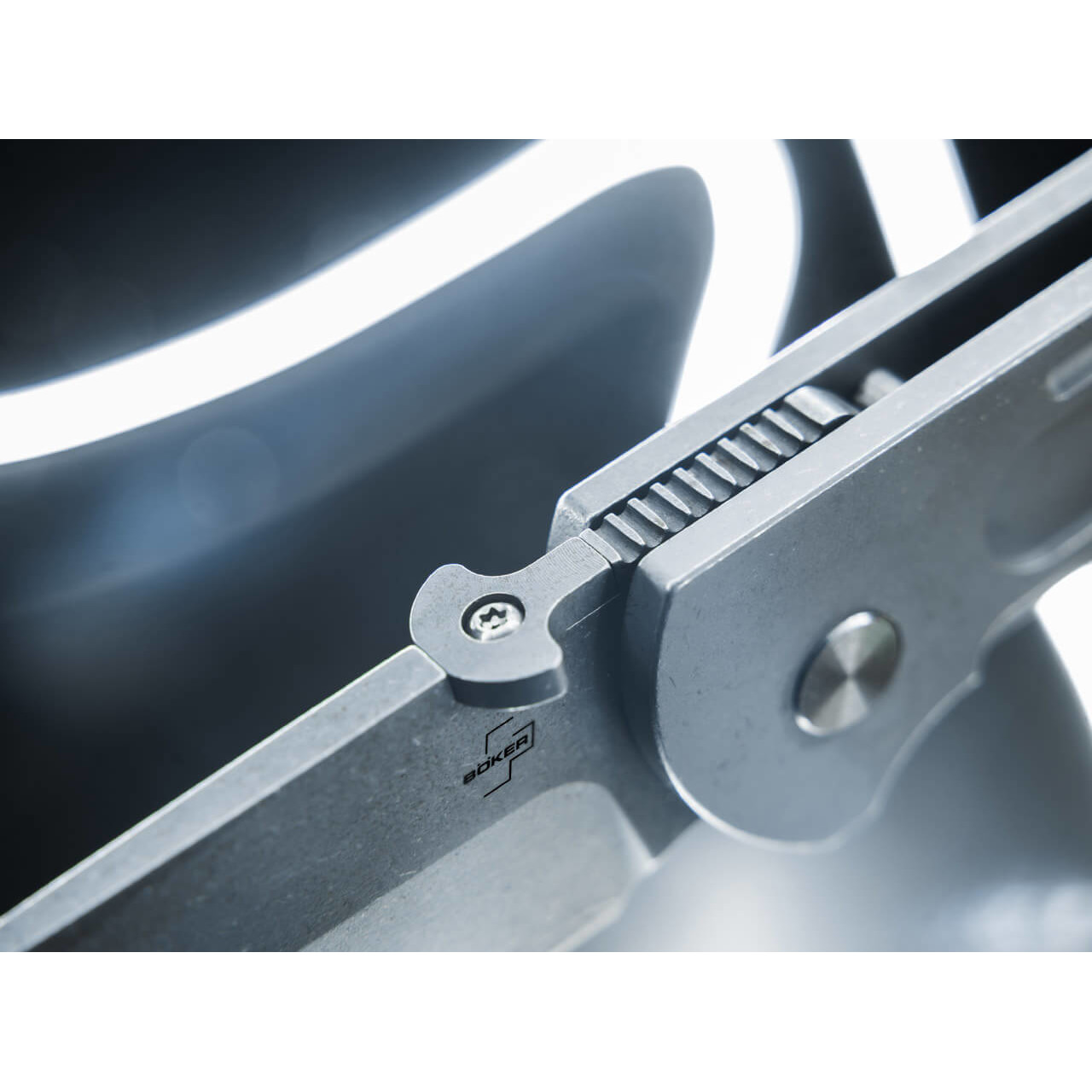 Нож Boker Plus Evade BK01BO384 сталь D2, стальная рукоять