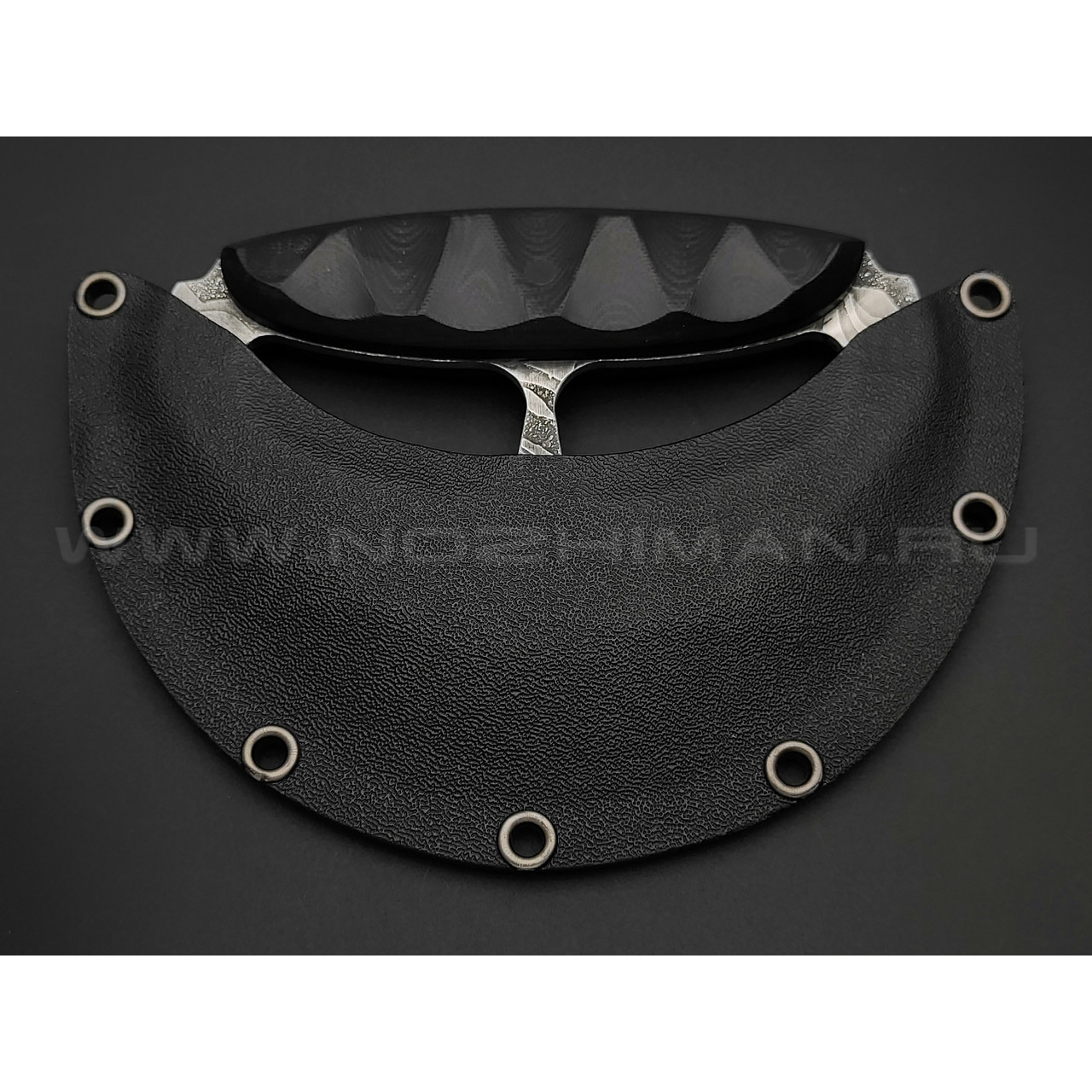 Волчий Век нож Киса custom сталь NIOLOX WA художественное травление, рукоять G10 black