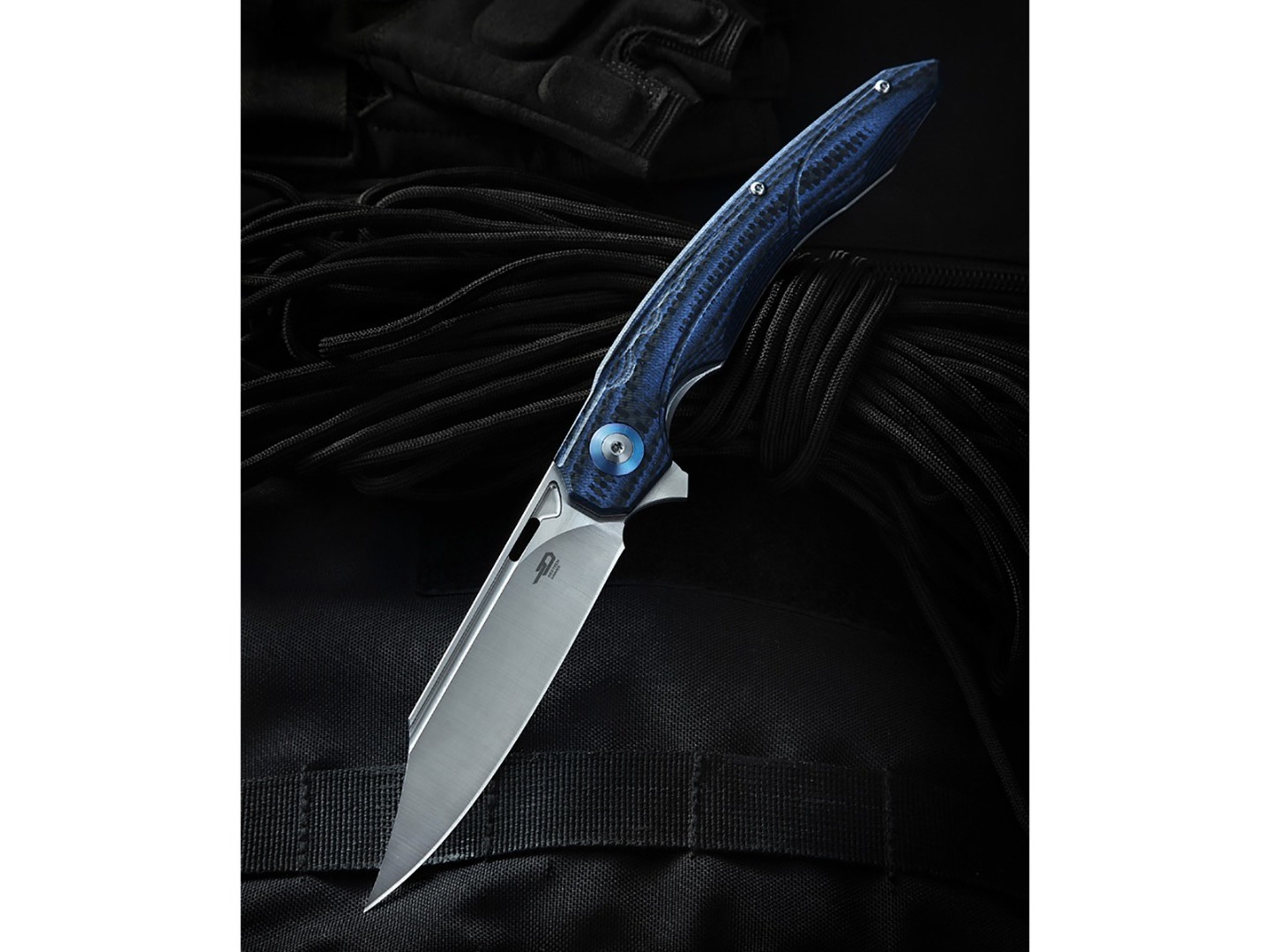 Нож Bestech Fanga BG18E сталь D2, рукоять Carbon fiber, G10 blue