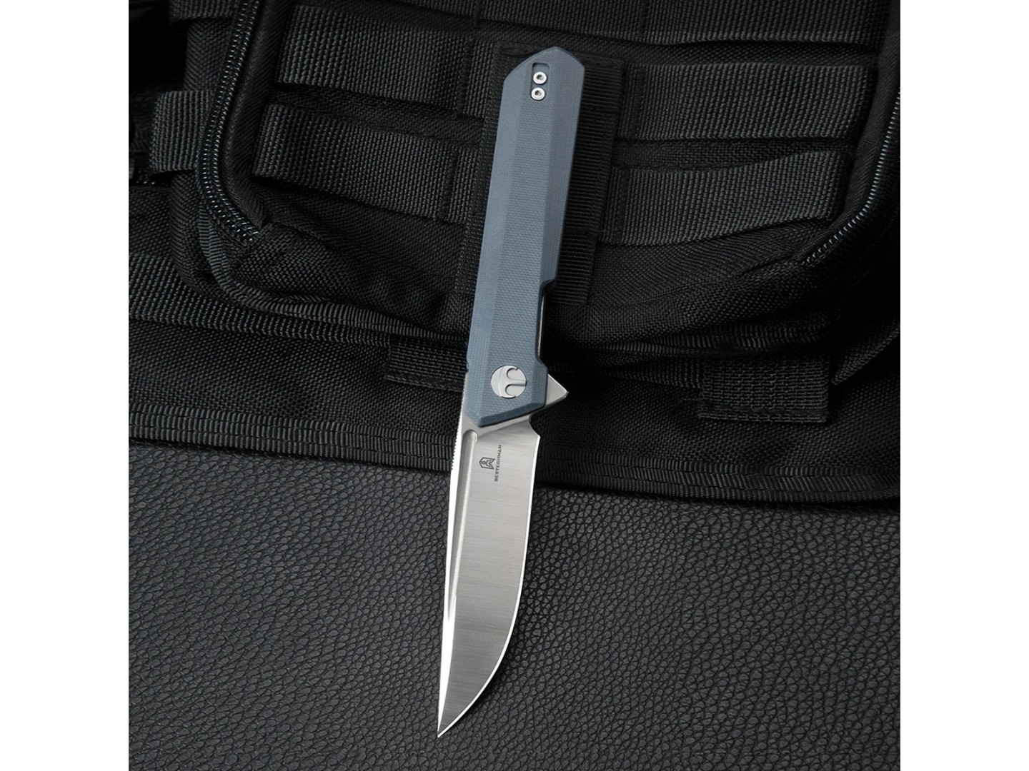 Нож Bestechman Dundee BMK01C сталь D2, рукоять G10 grey