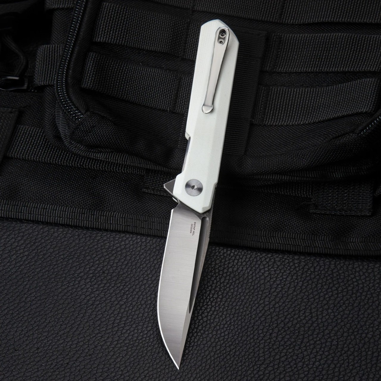 Нож Bestechman Dundee BMK01G сталь D2 satin, рукоять G10 white