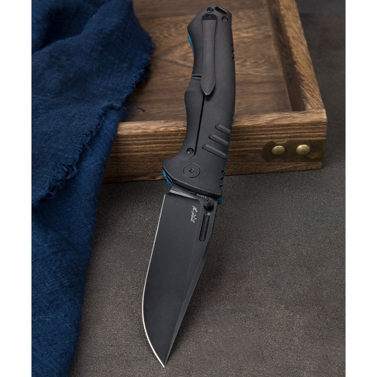 Нож Bestech Keen II BT2301D сталь S35VN блэквош, рукоять Titanium, G10 black & blue
