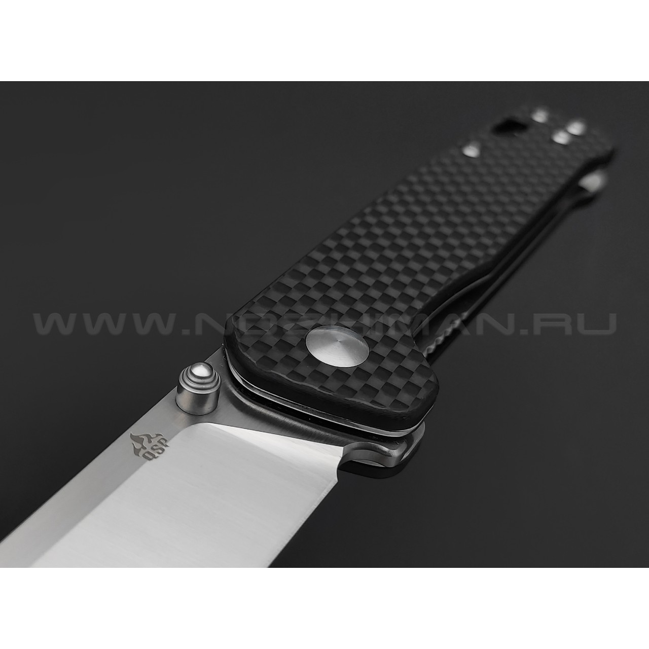 Нож QSP Penguin QS130-E сталь D2 satin, рукоять Carbon fiber