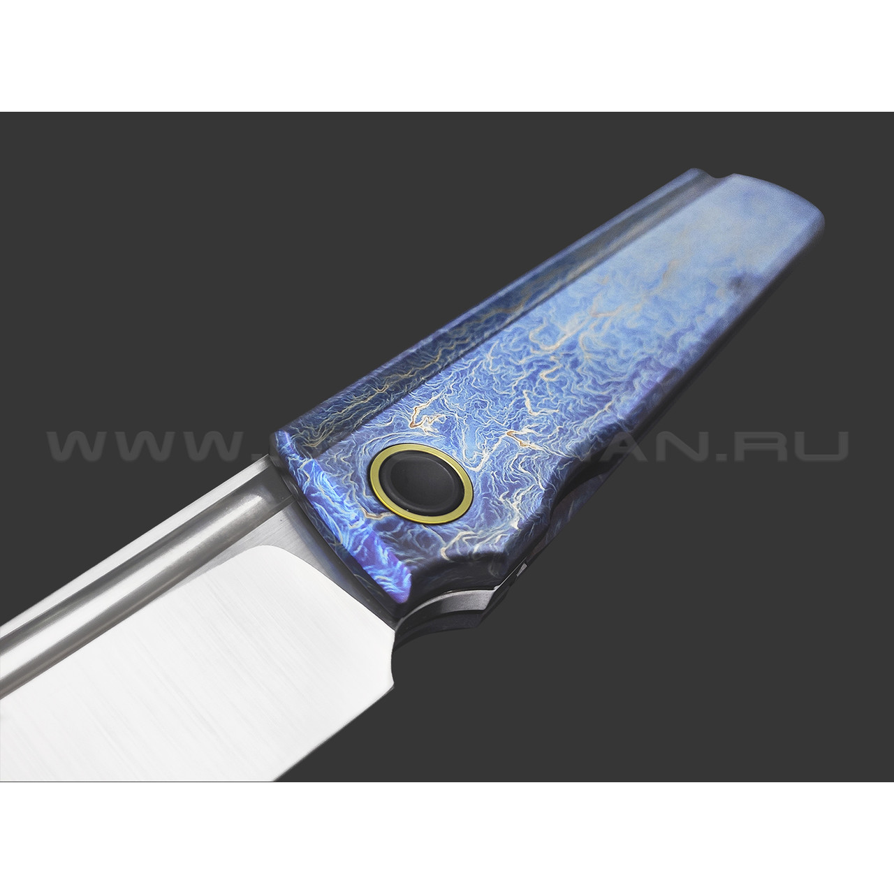 TuoTown складной нож Common TCM-MA2 сталь M390 satin, рукоять Titanium TC4 Electric Blue