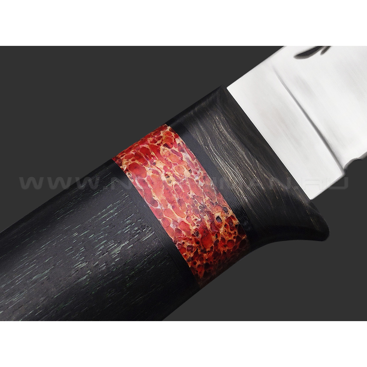 Волчий Век нож Слоненок Custom сталь CPM S125V WA satin, рукоять Black wood, позвонок кита, carbon fiber
