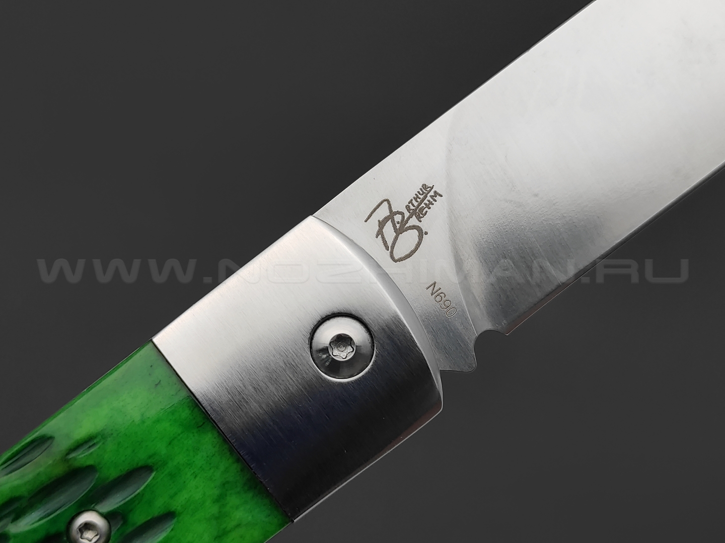 Нож QSP Worker QS128-B сталь N690 satin, рукоять Bone green, кожаный чехол