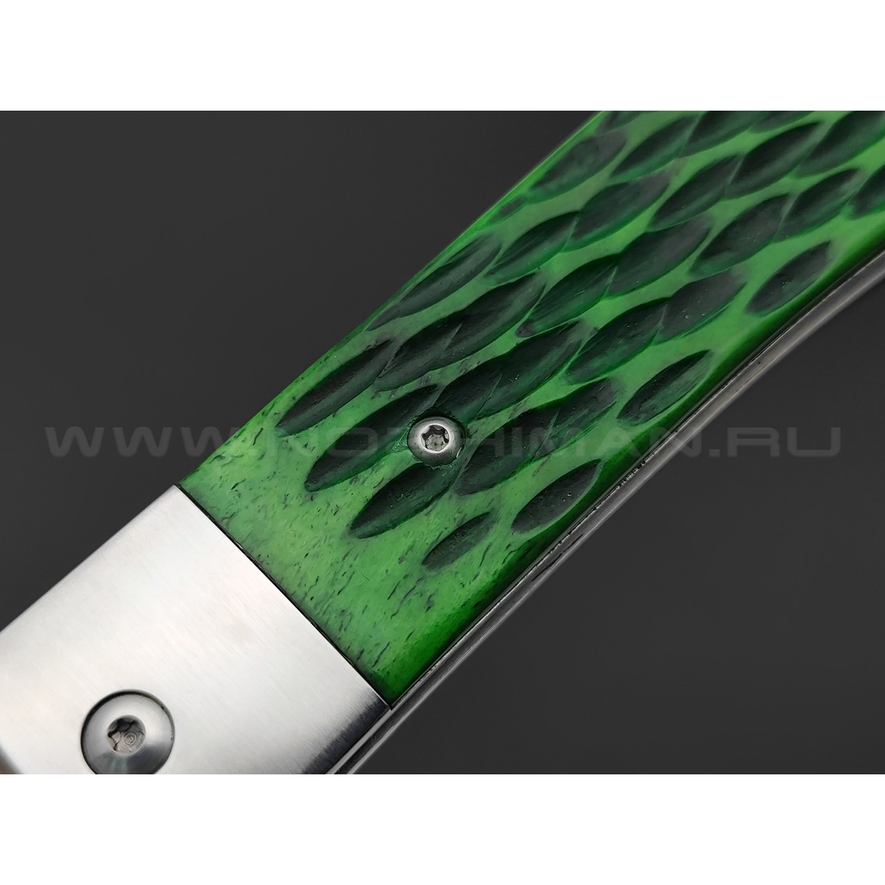 Нож QSP Worker QS128-B сталь N690 satin, рукоять Bone green, кожаный чехол