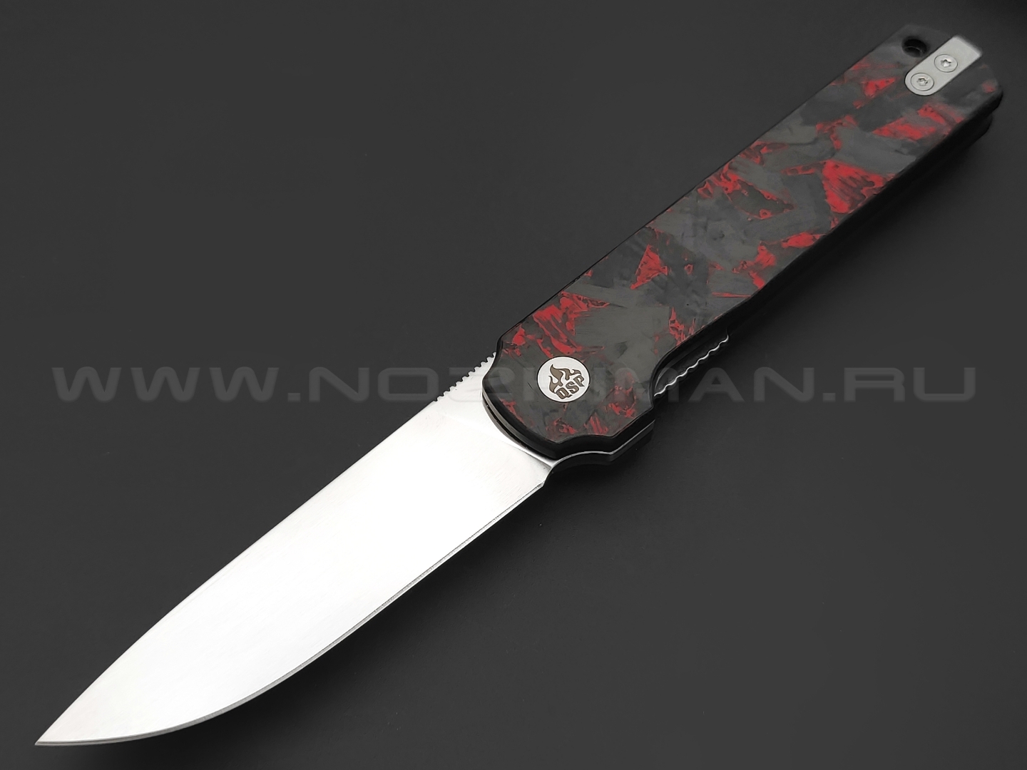 Нож QSP Lark QS144-D сталь 14C28N satin, рукоять Chaotic carbon fiber red