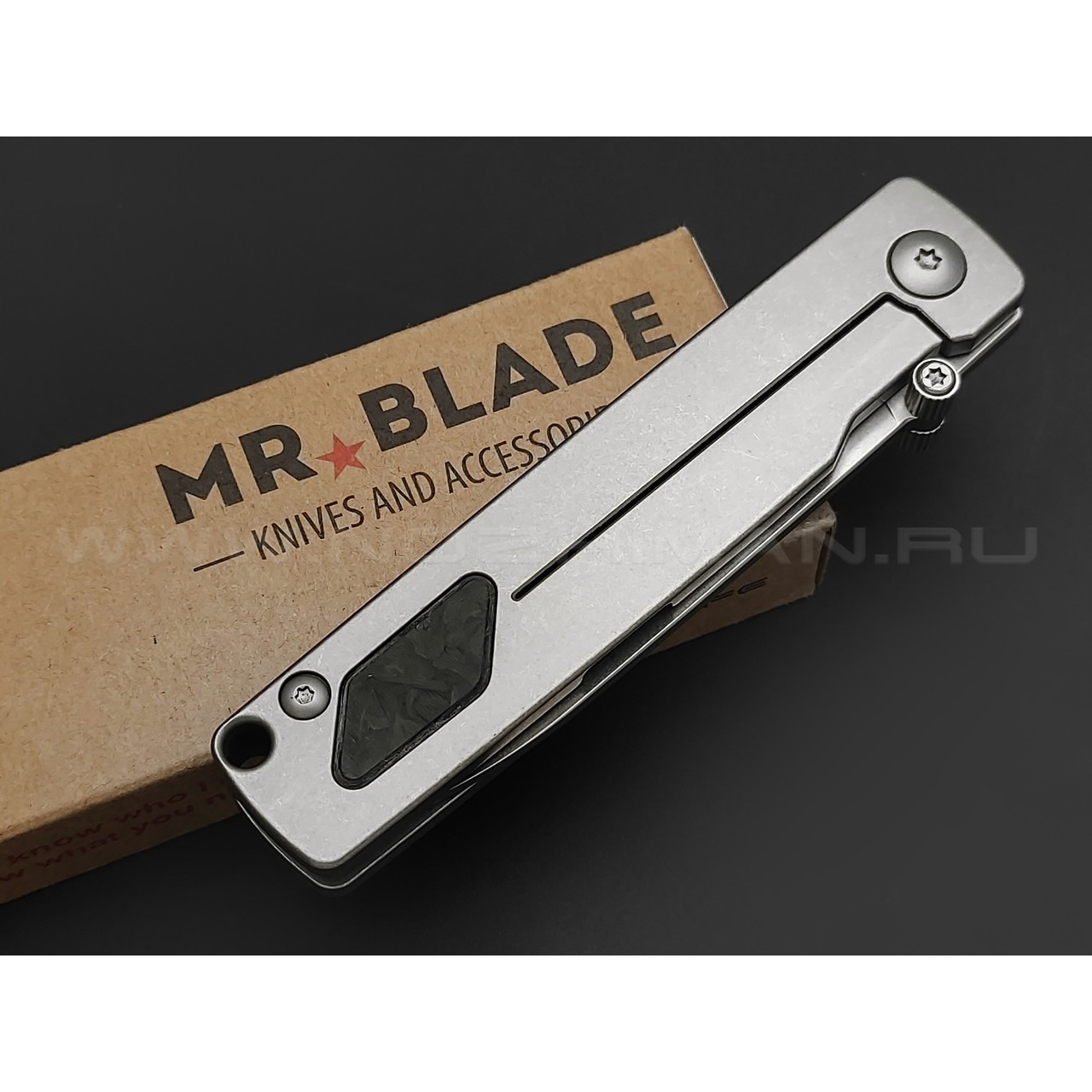 Mr.Blade складной нож Style сталь N690 св, рукоять Титан серый, карбон, кожаный чехол