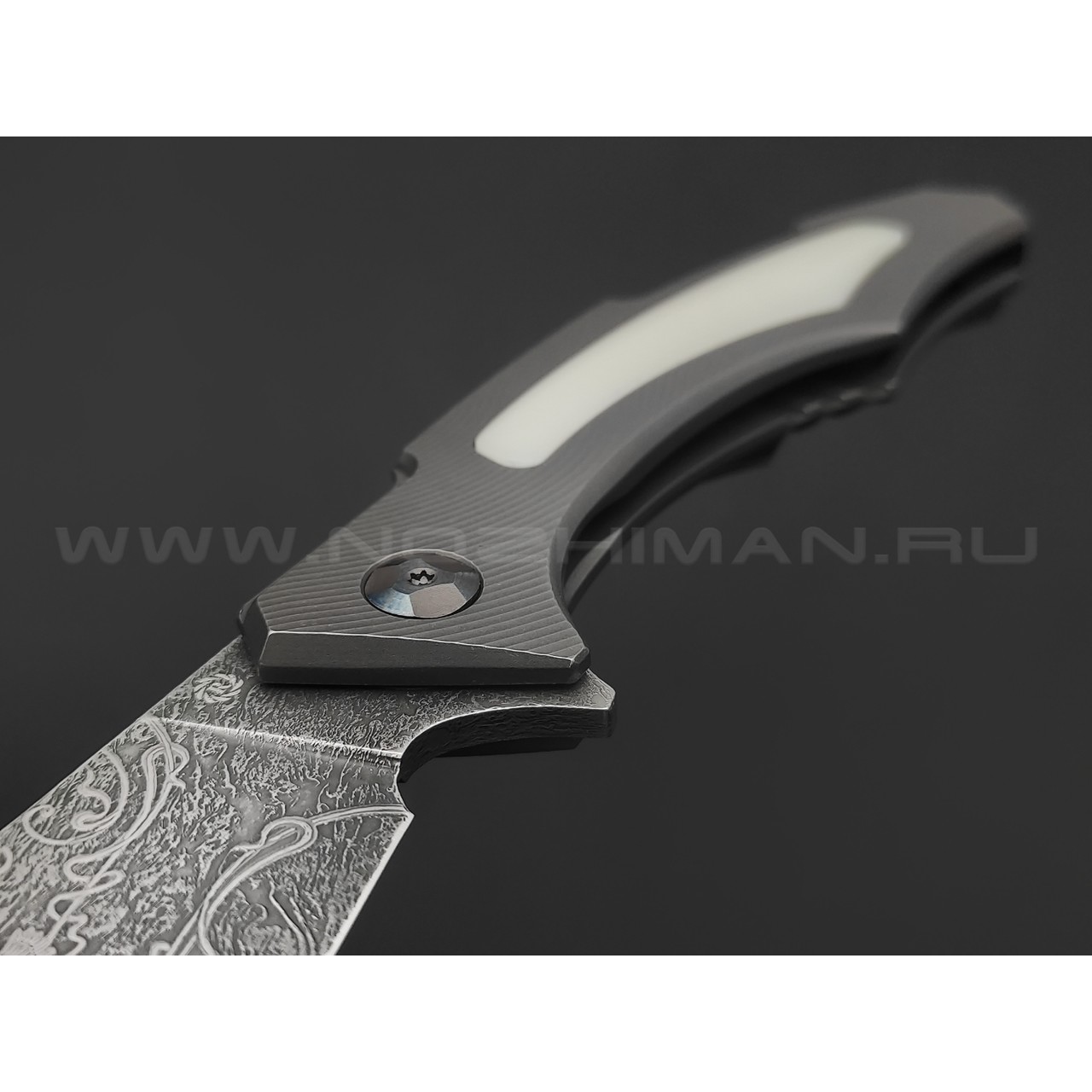 Neyris Knives складной нож Toa сталь CPM 3V, рукоять Titanium, moonglow, травление Николая Ежелева