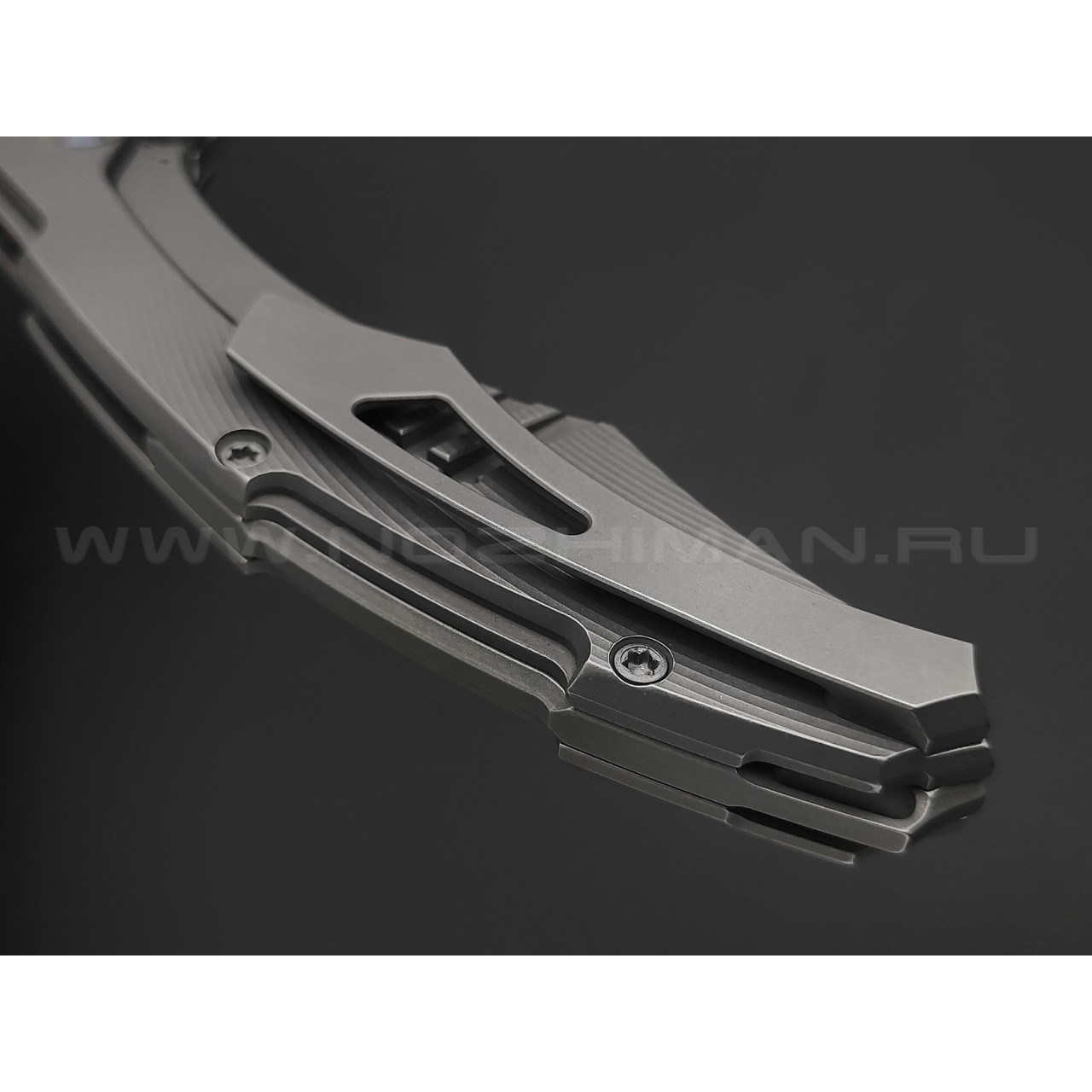 Neyris Knives складной нож Toa сталь CPM 3V, рукоять Titanium, moonglow, травление Николая Ежелева