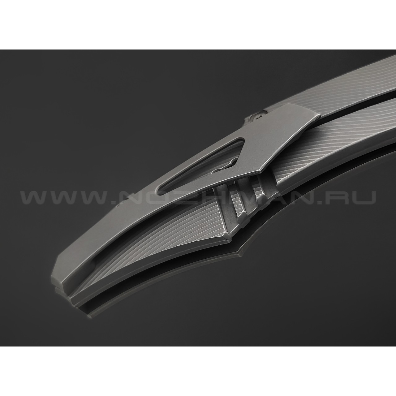 Neyris Knives складной нож Toa сталь CPM 3V, рукоять Titanium, moonglow, травление Николая Ежелева