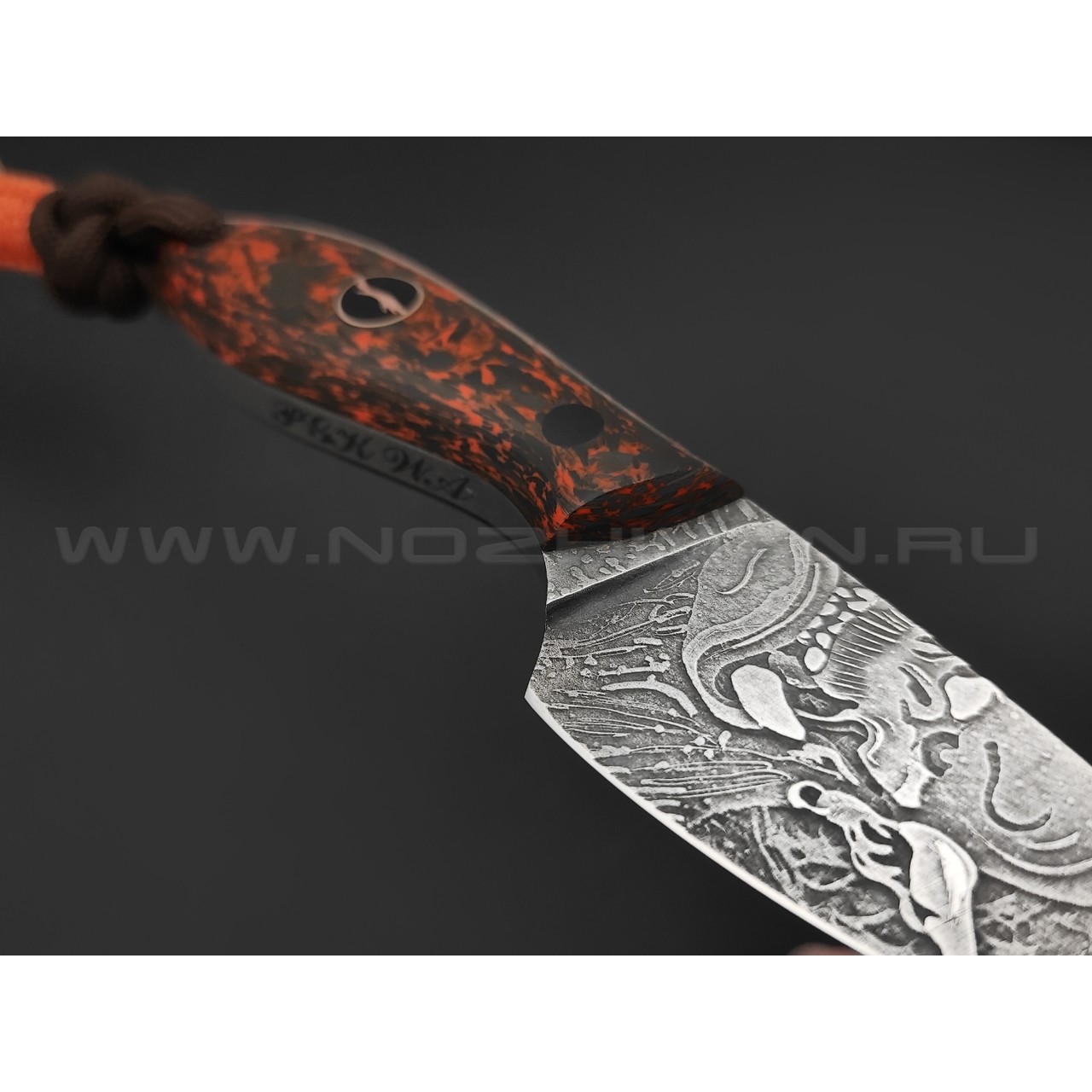Волчий Век нож МасичЬка Custom Orc Edition сталь PGK WA травление, рукоять Carbon fiber chaotic orange