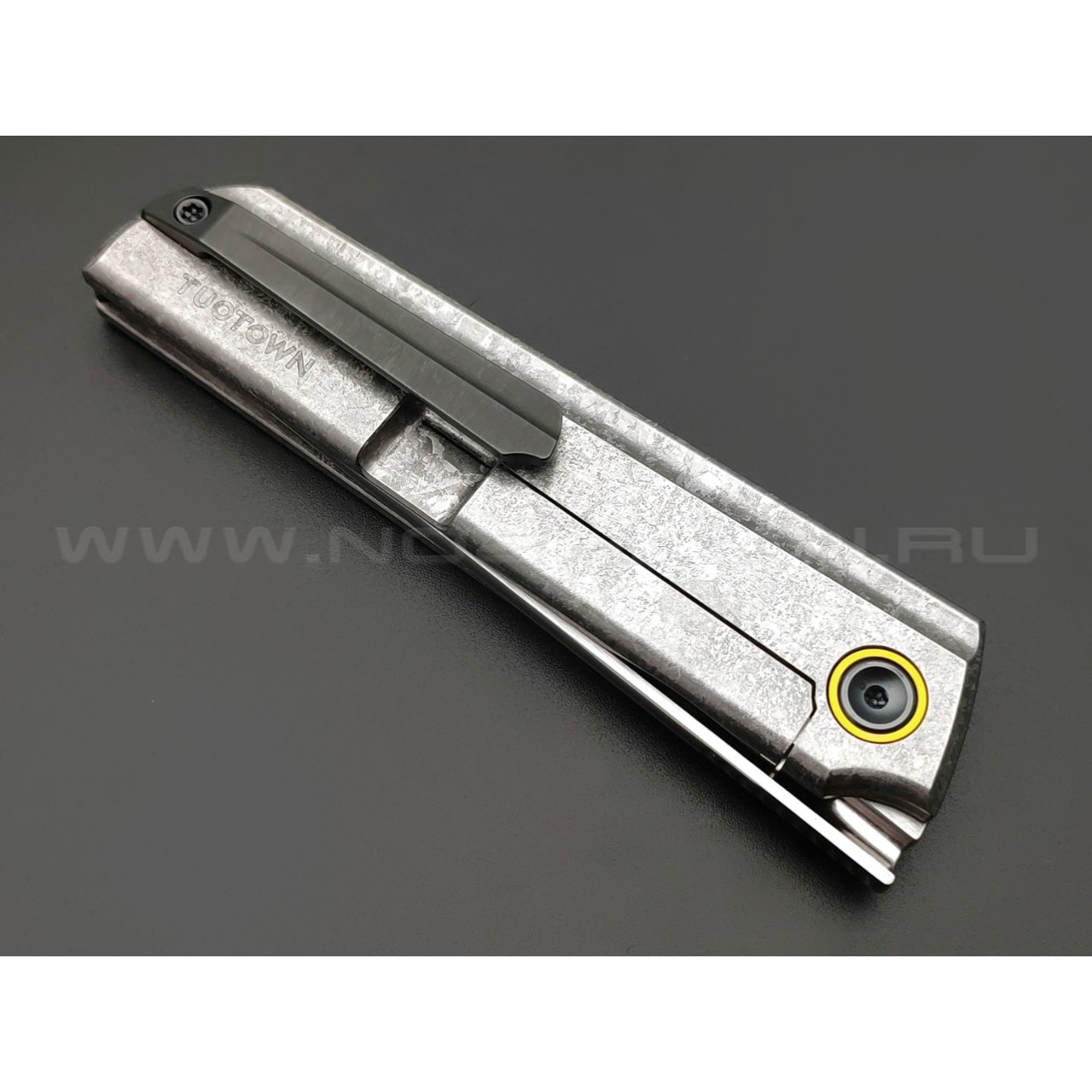 TuoTown складной нож Common сталь M390, рукоять Titanium Crystal Grey