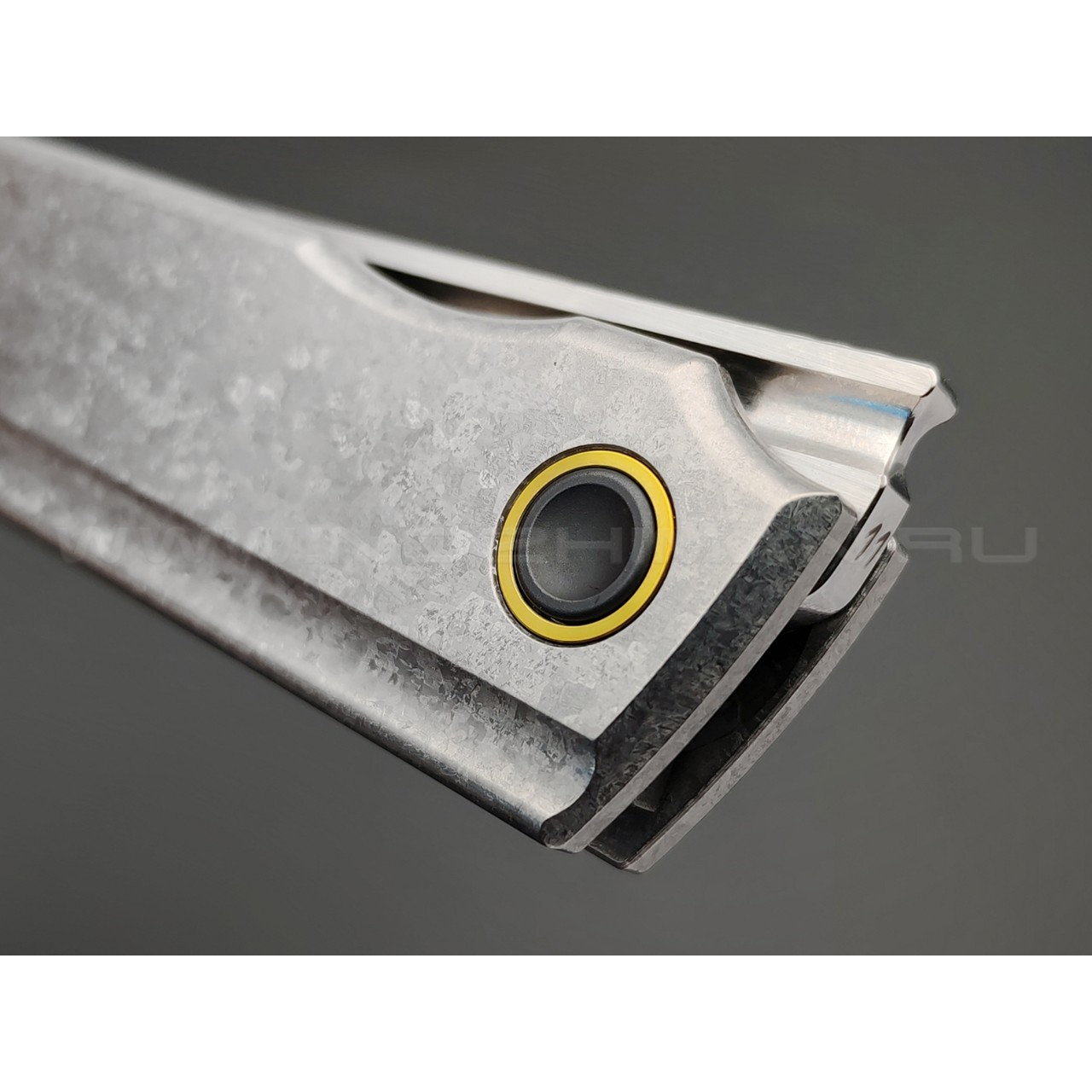 TuoTown складной нож Common сталь M390, рукоять Titanium Crystal Grey