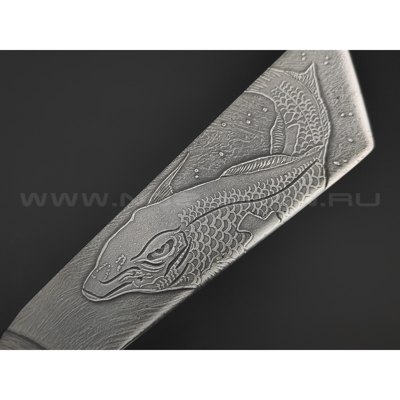 Волчий Век нож НДК 17 Custom Koi сталь Niolox WA, рукоять Carbon fiber, мозаичные пины