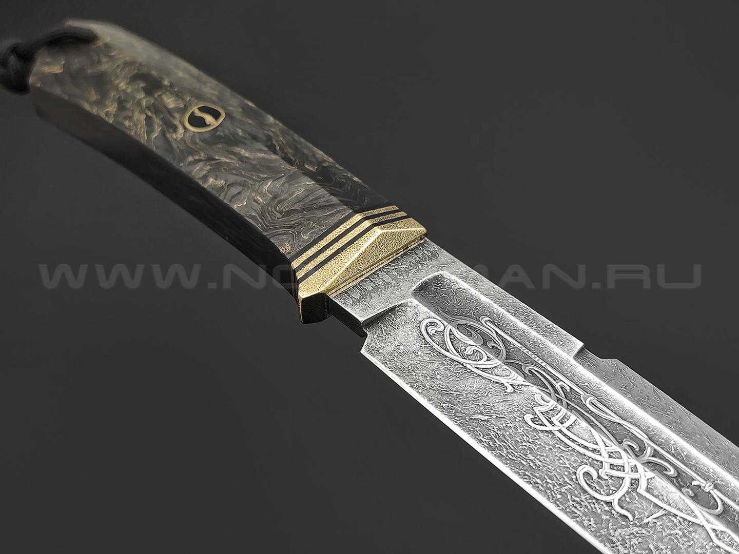 Волчий Век нож Гроза Custom сталь PGK WA, рукоять Carbon fiber dark matter gold, латунь, G10, мозаичные пины