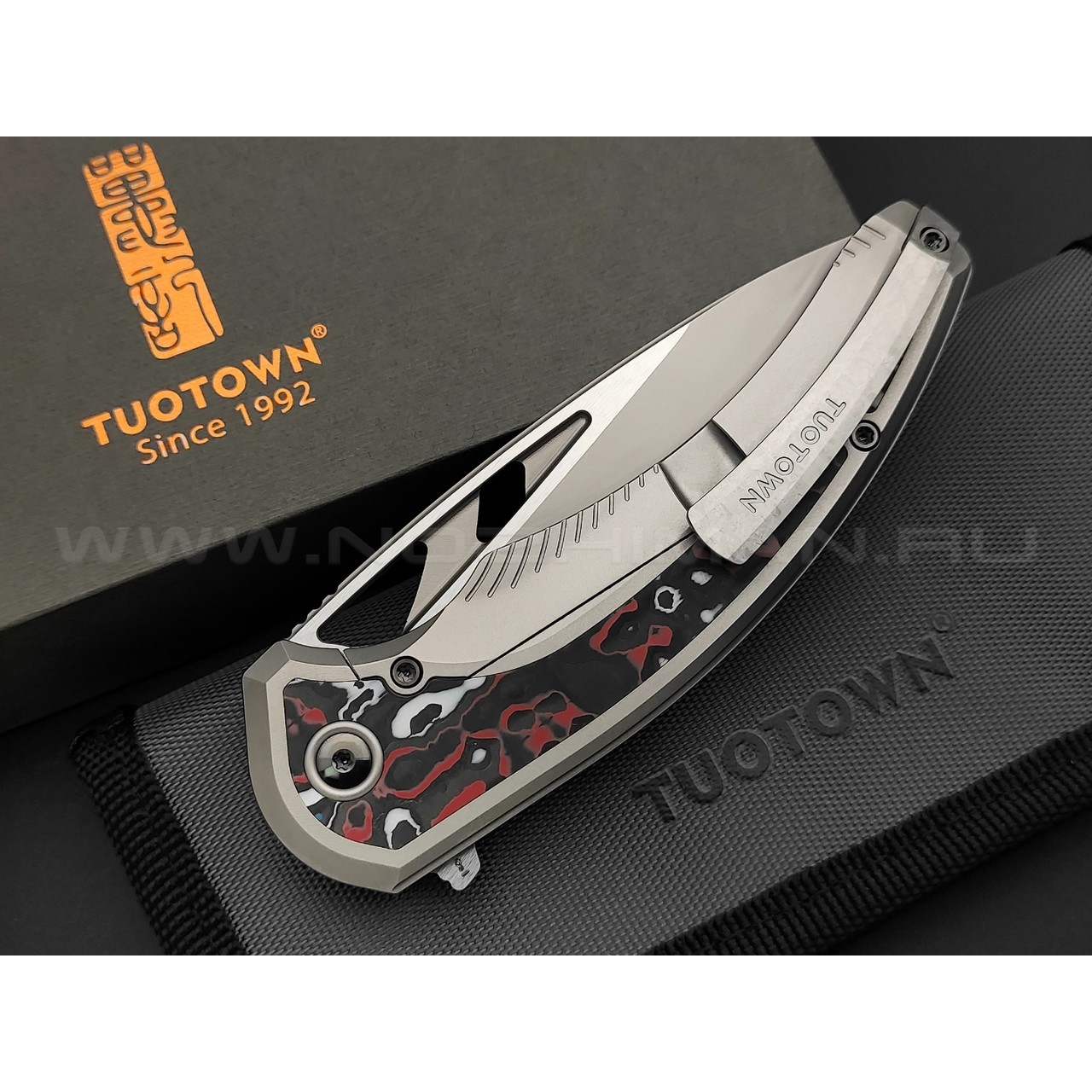 TuoTown складной нож Whale Limited TWL-MR сталь M390 bead-blast & satin, рукоять Titanium TC4, Carbon fiber red