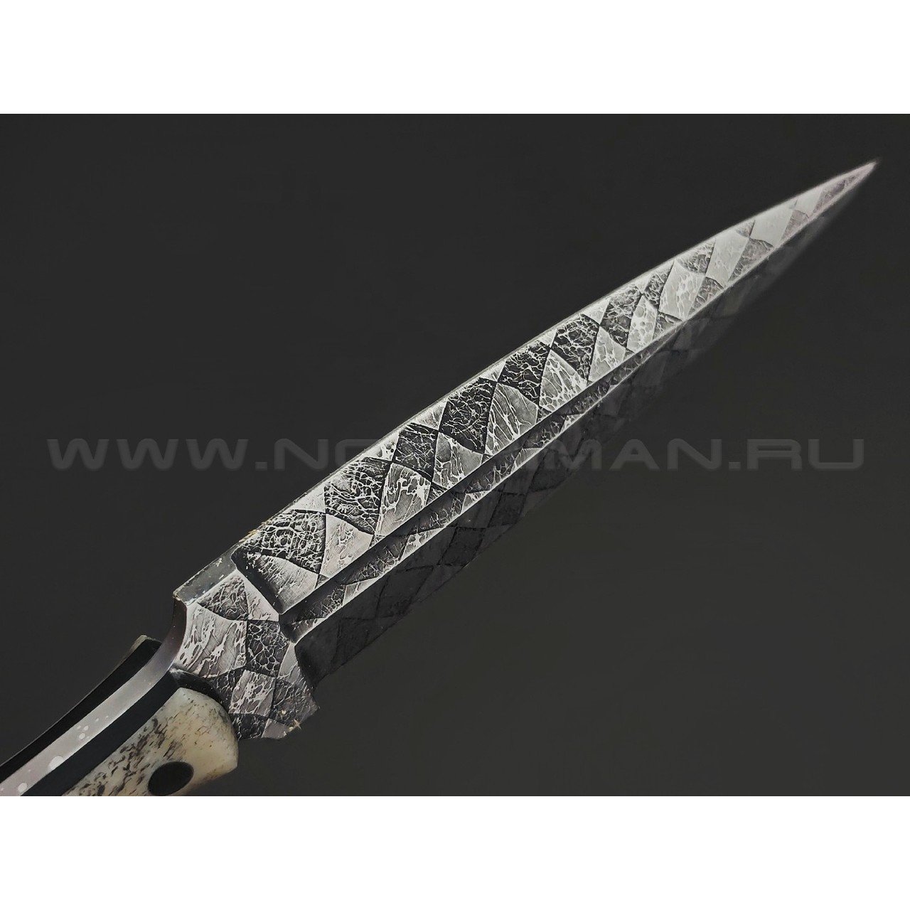 Волчий Век нож Кинжалойд Custom сталь N690 WA травление, рукоять Кость жирафа, G10 black, карбон
