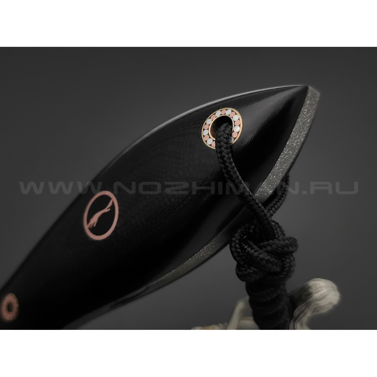 Волчий Век нож МасичЬка Custom Shibari Edition сталь M390 WA Худ.травление, рукоять G10 black, мозаичный пины