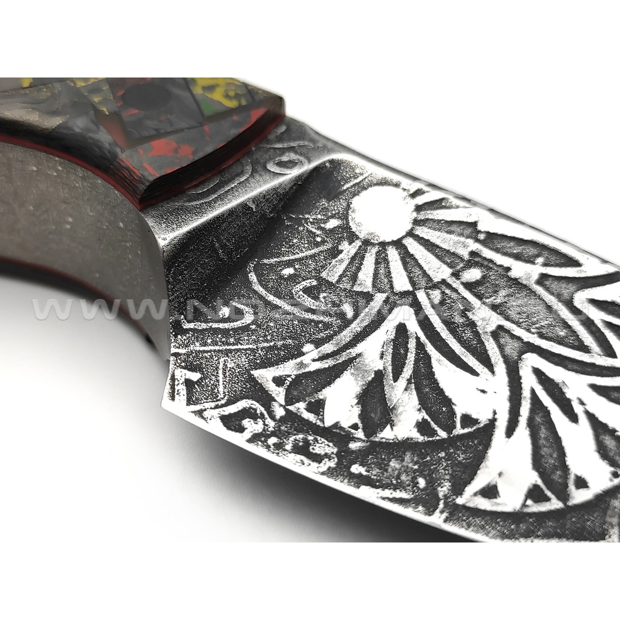 Волчий Век нож Масичка Brutal Custom сталь D2 WA Худ.травление, обух 16.2 мм, рукоять Карбоновая мозайка