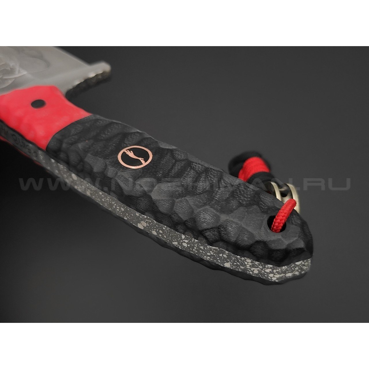 Волчий Век нож Бугай Custom сталь 95Х18 WA Худ.травление, рукоять G10 black & red, медный пин, пины карбон
