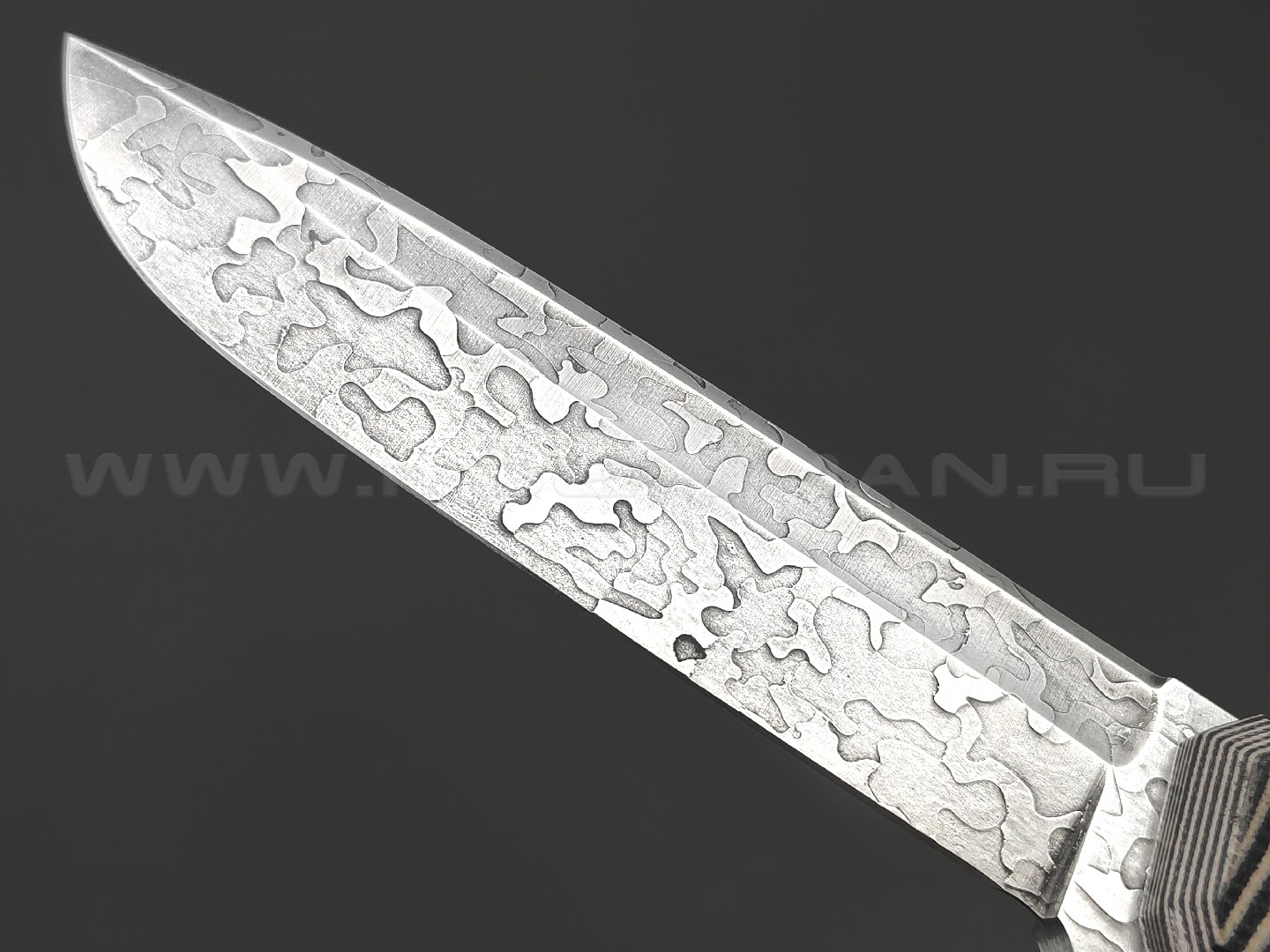 Волчий Век нож Wolfkniven Custom сталь 95Х18 WA худ.травление, рукоять G10 black & beage, пины карбон