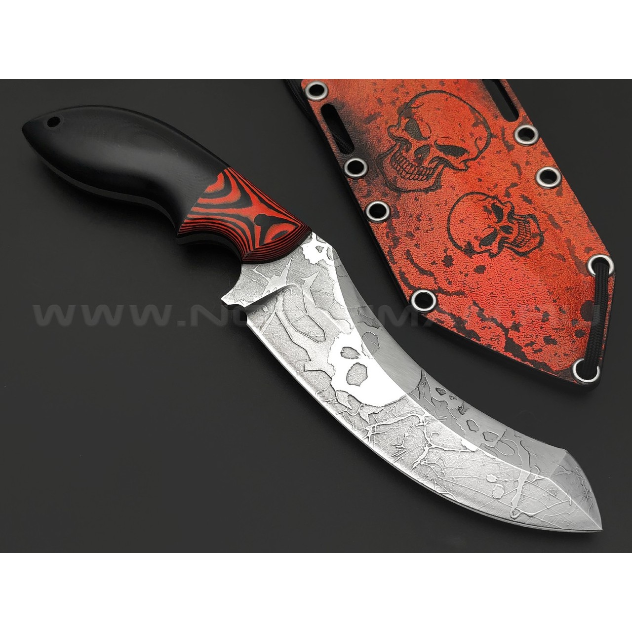 Волчий Век нож Кондрат 12 Custom сталь N690 WA худ. травление, рукоять G10 black & red, пины карбон
