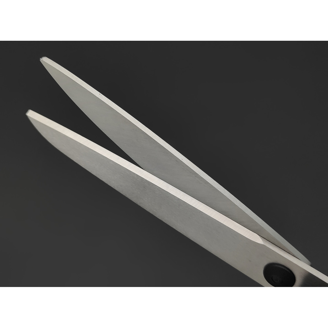 Victorinox ножницы изогнутые, универсальные 8.0999.23 black